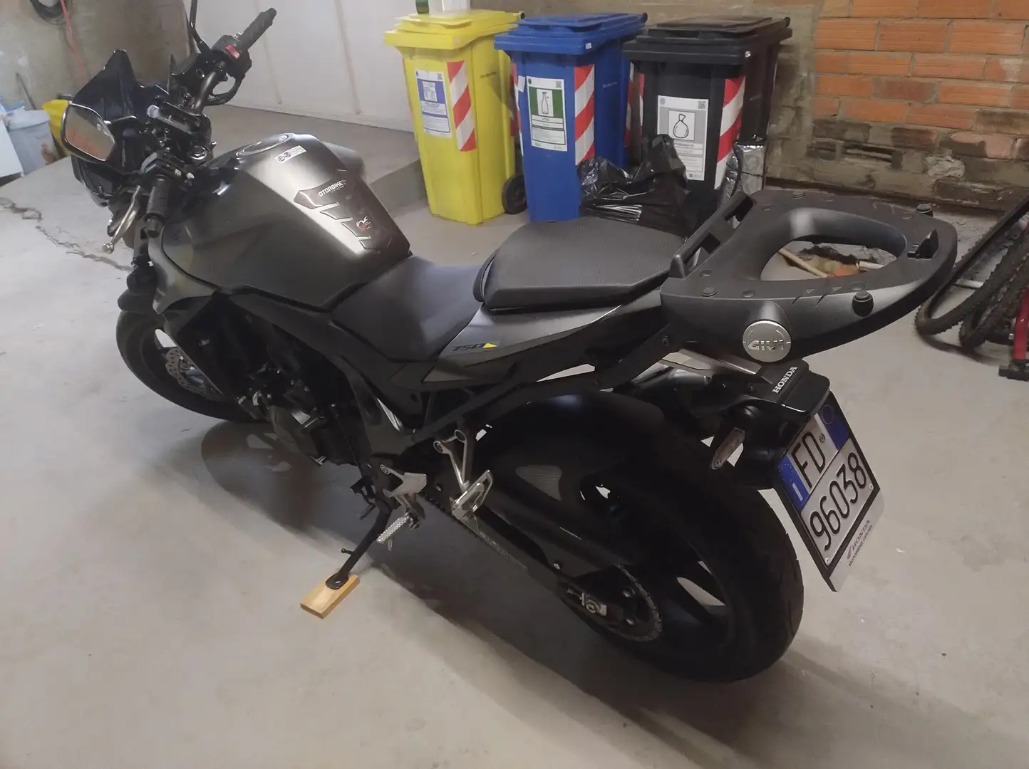 Honda Hornet Grigio - 2