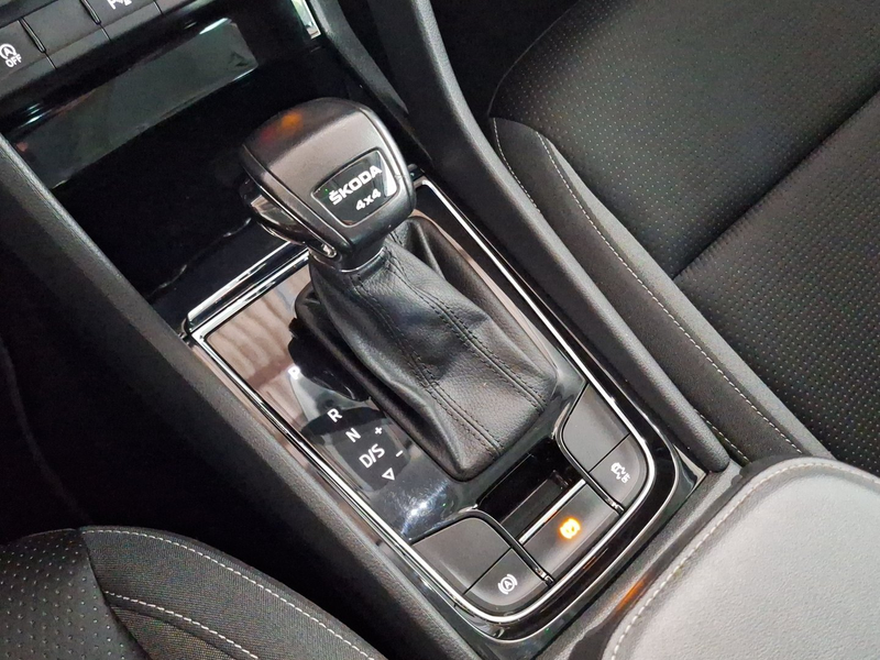 Skoda Karoq 4x4 Ambition TDI DSG — photo 13