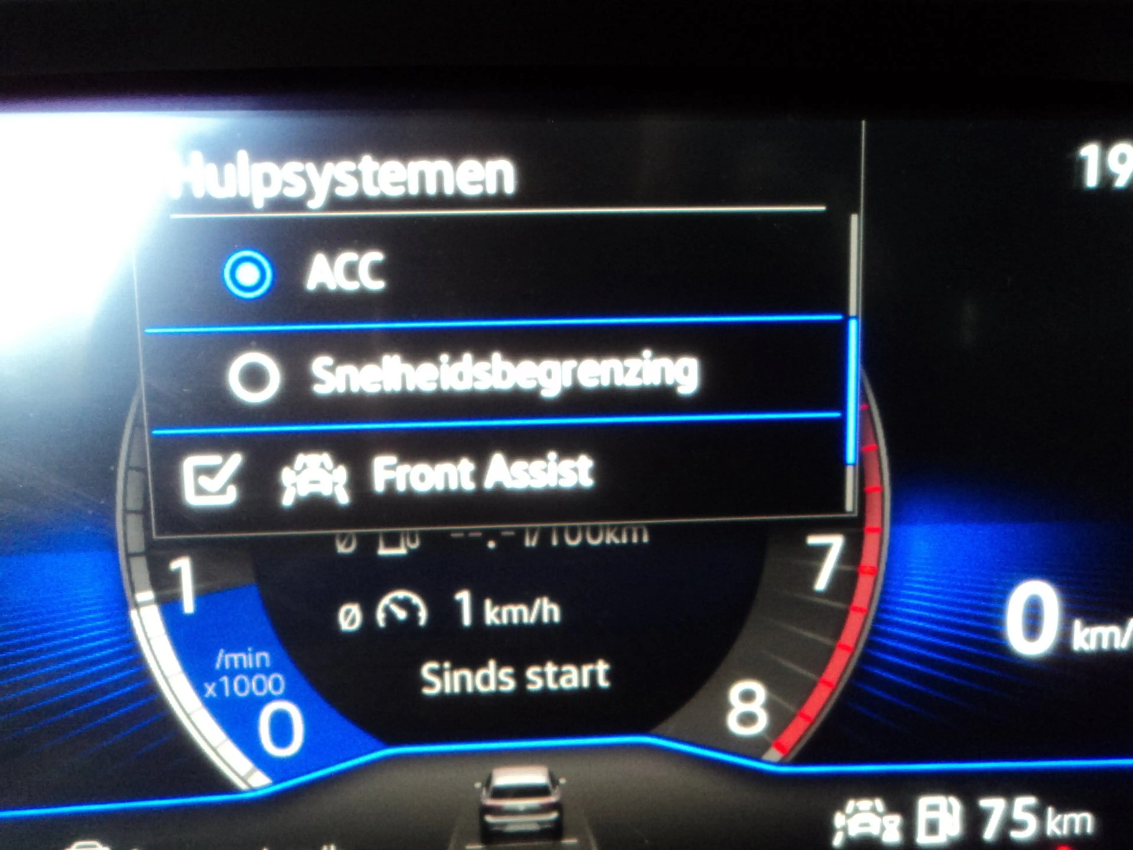Volkswagen Polo 1.0 TSI Life ACC CRUISE CONTROL FRONT ASSIST — photo 25