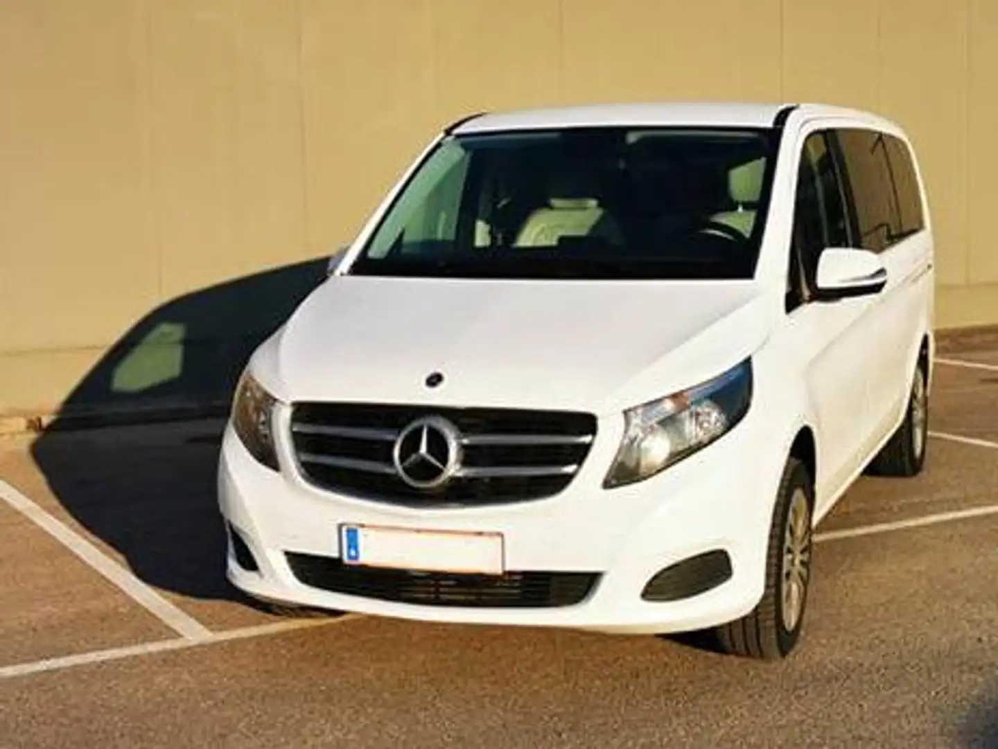 Mercedes-Benz V 200 V 200 d 4MATIC lang Aut. Weiß - 1