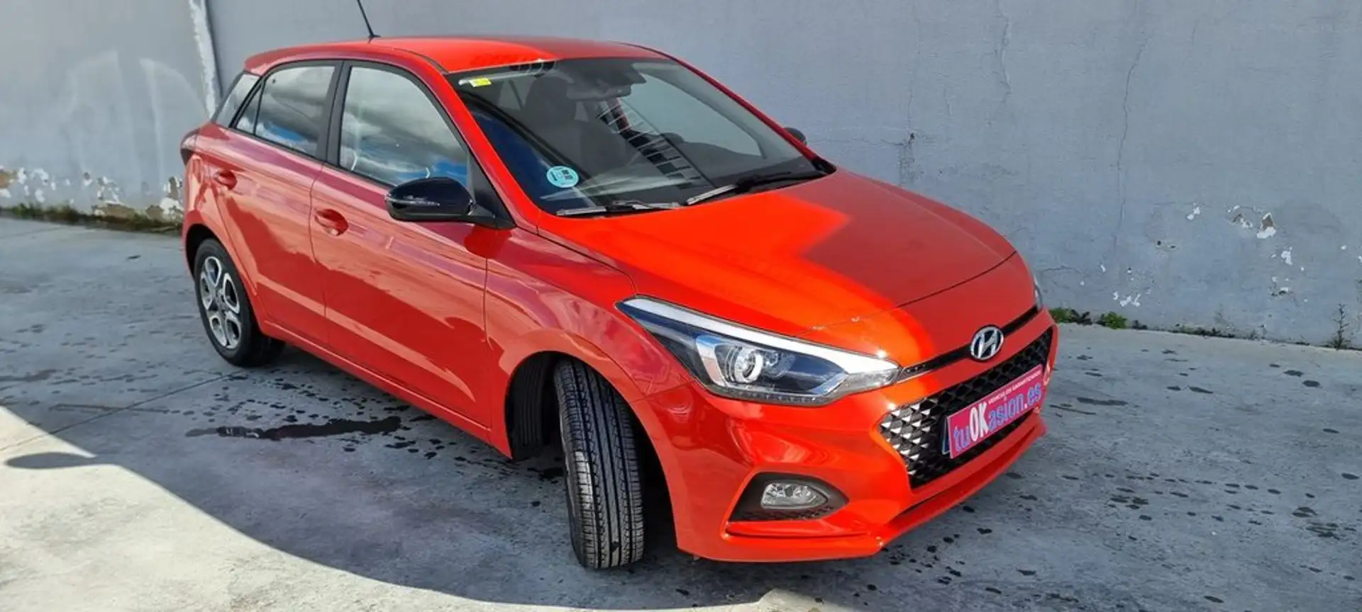 Hyundai i20 1.0Tgdi 100cv Tecno Automático Rojo - 2