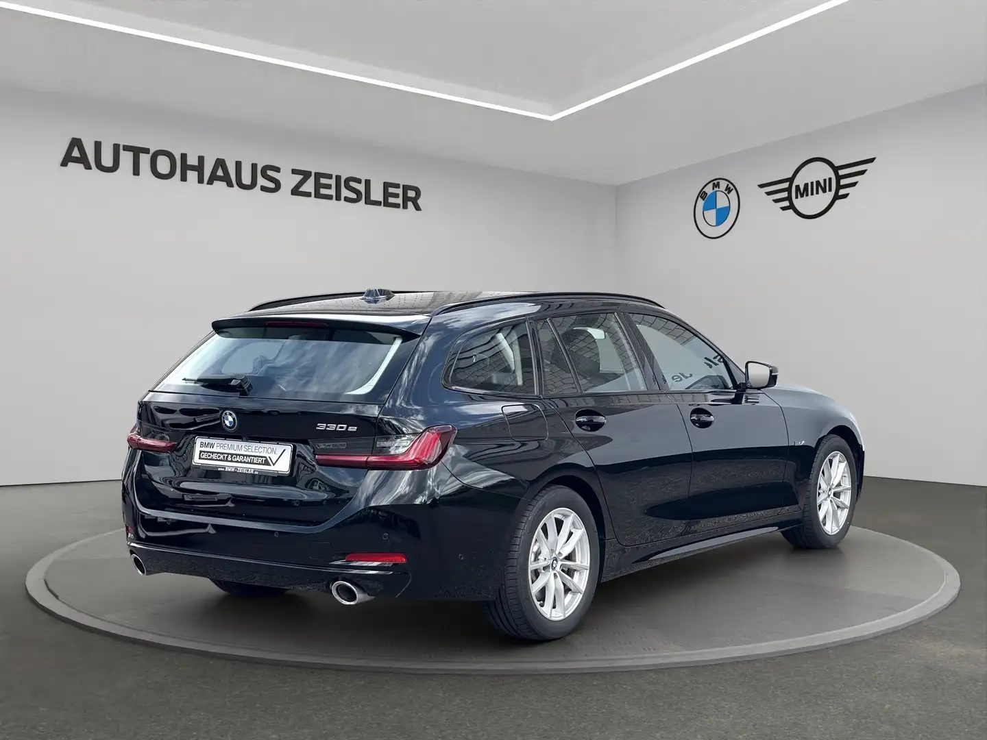 BMW 330 e Touring UPE 70.130,-- Schwarz - 2