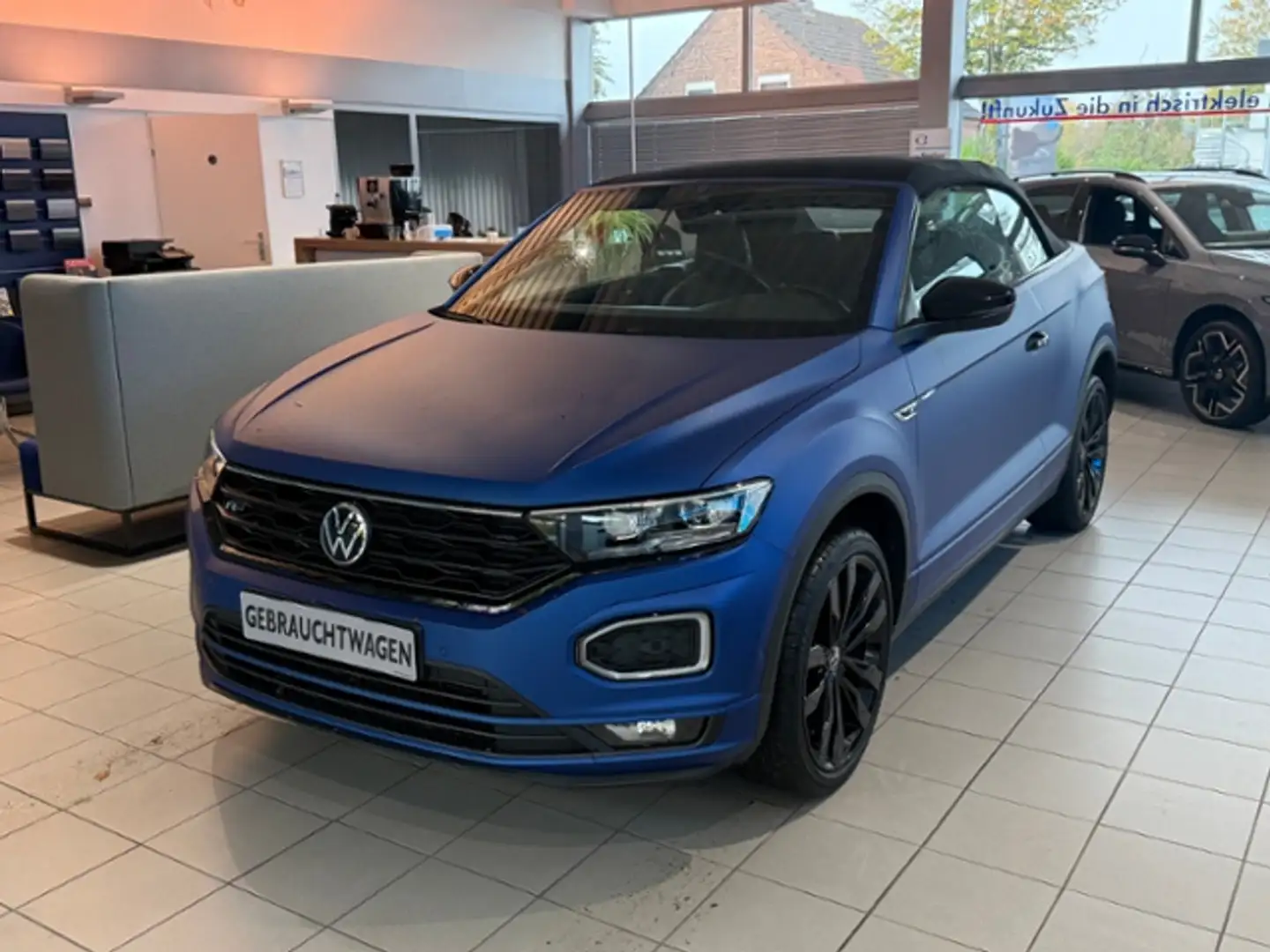 Volkswagen T-Roc Cabriolet 1.5 TSI R-Line Edition-Blue Bleu - 2