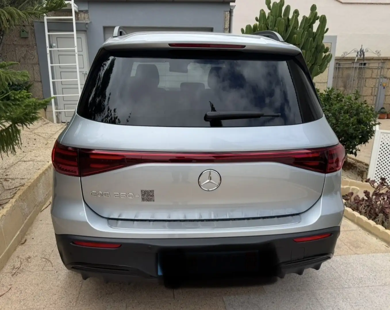 Mercedes-Benz EQB 250 70,5kWh Österreich-Edition Aut. Silber - 2