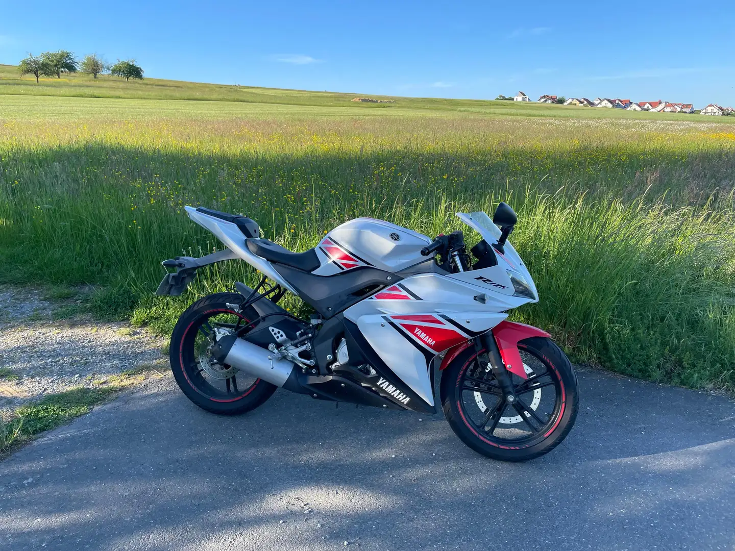 Yamaha YZF-R125 Weiß - 1
