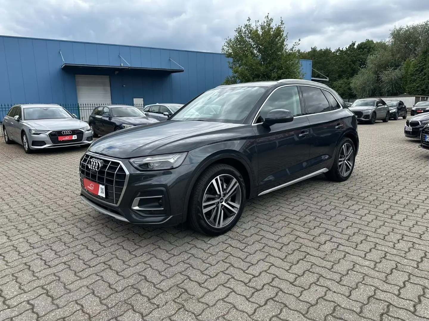 Audi Q5 40 TDI S tronic q 1.Hd LED Luft 360°AHK 20" Grau - 1