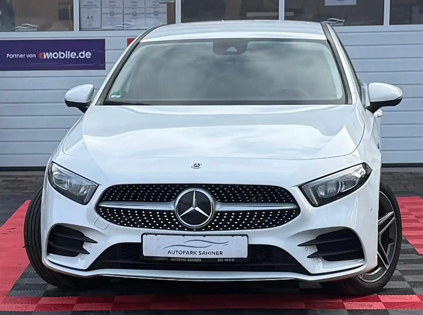 Mercedes-Benz A 250 e AMG*360°*TEMPOMAT*TOT*SPUR Weiß - 1