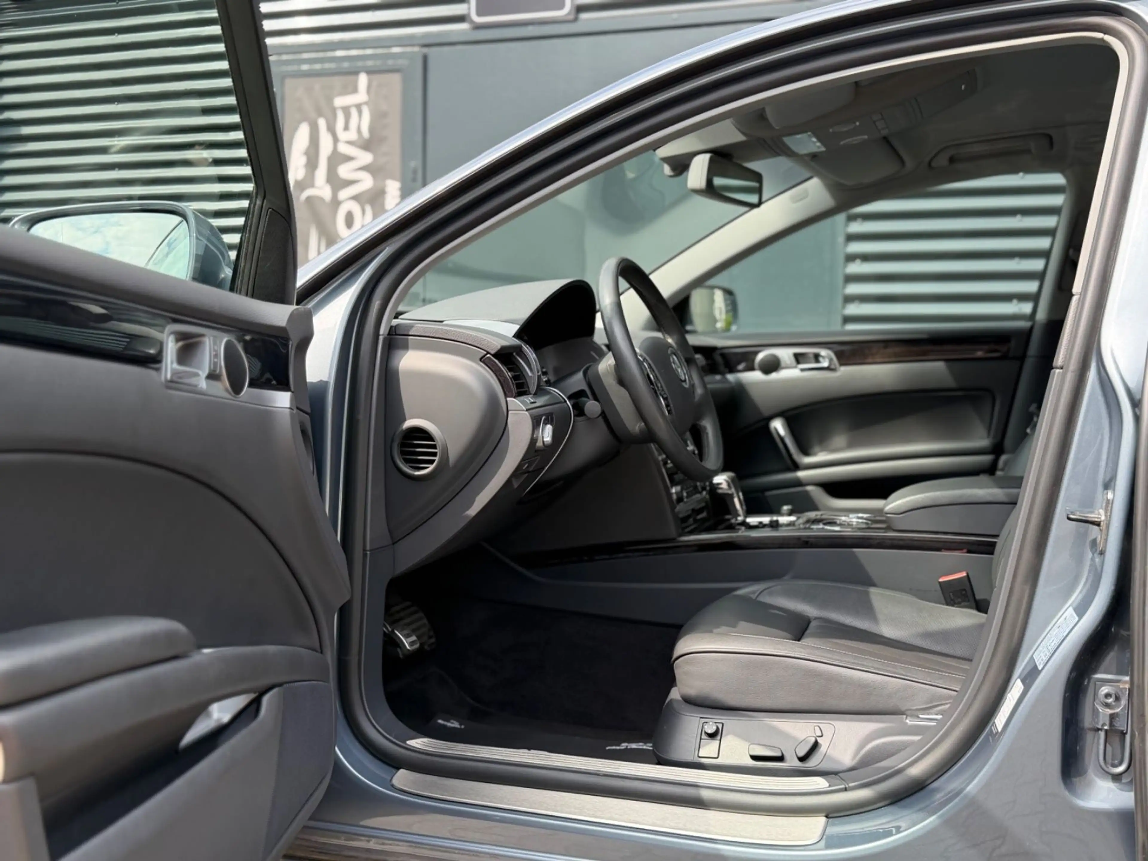 Volkswagen Phaeton 3.0 TDI V6 4Motion *2-HND*LED*LUFT*TEMP* — photo 14