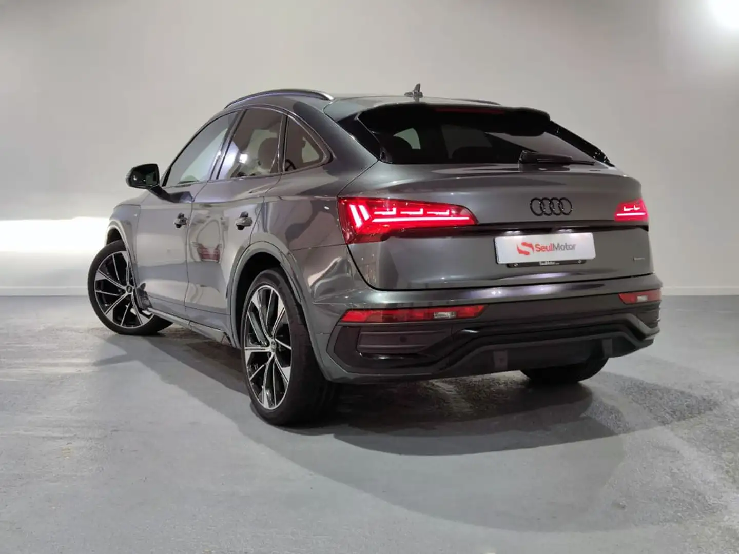 Audi Q5 Sportback 40 TDI quattro-ultra Black line S tronic Gris - 2
