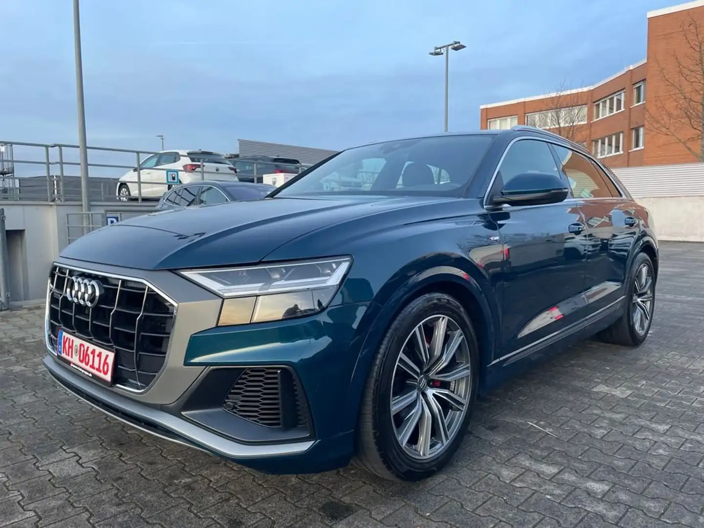 Audi Q8 Q8 50 TDI QUATTRO S-LINE PANO AHK STANDH. Albastru - 1