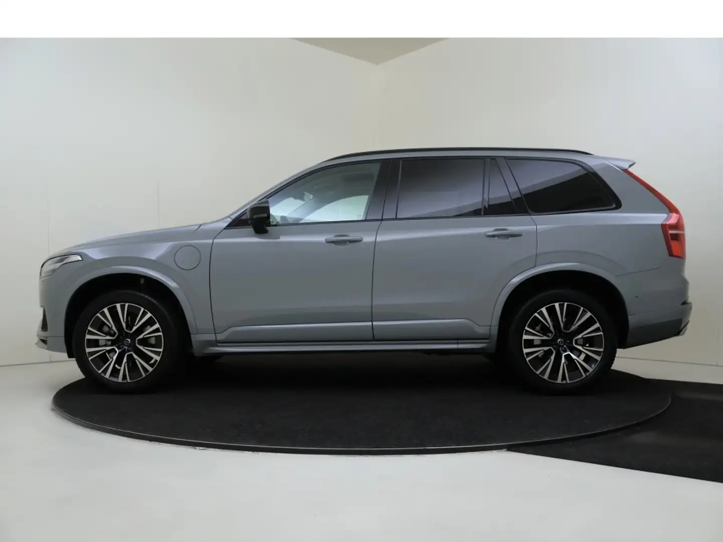 Volvo XC90 T8 AWD Ultimate Dark | Luchtvering | Trekhaak | 36 Grijs - 2