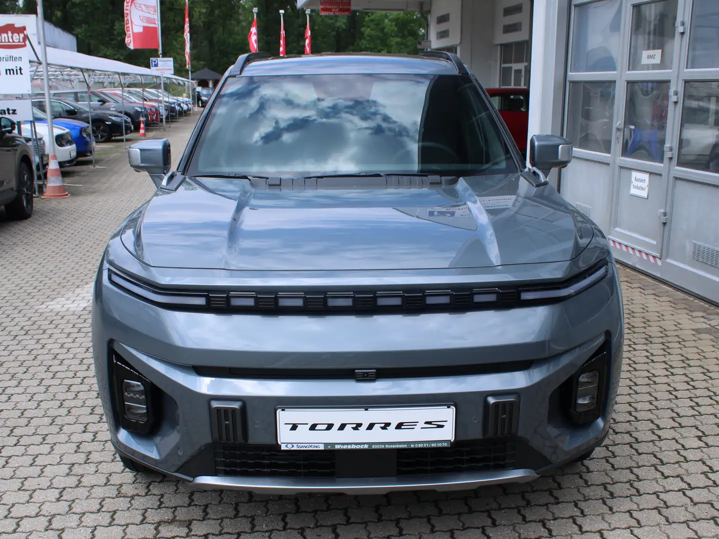 SsangYong Torres EVX MY 2024 Titanium Grau - 2