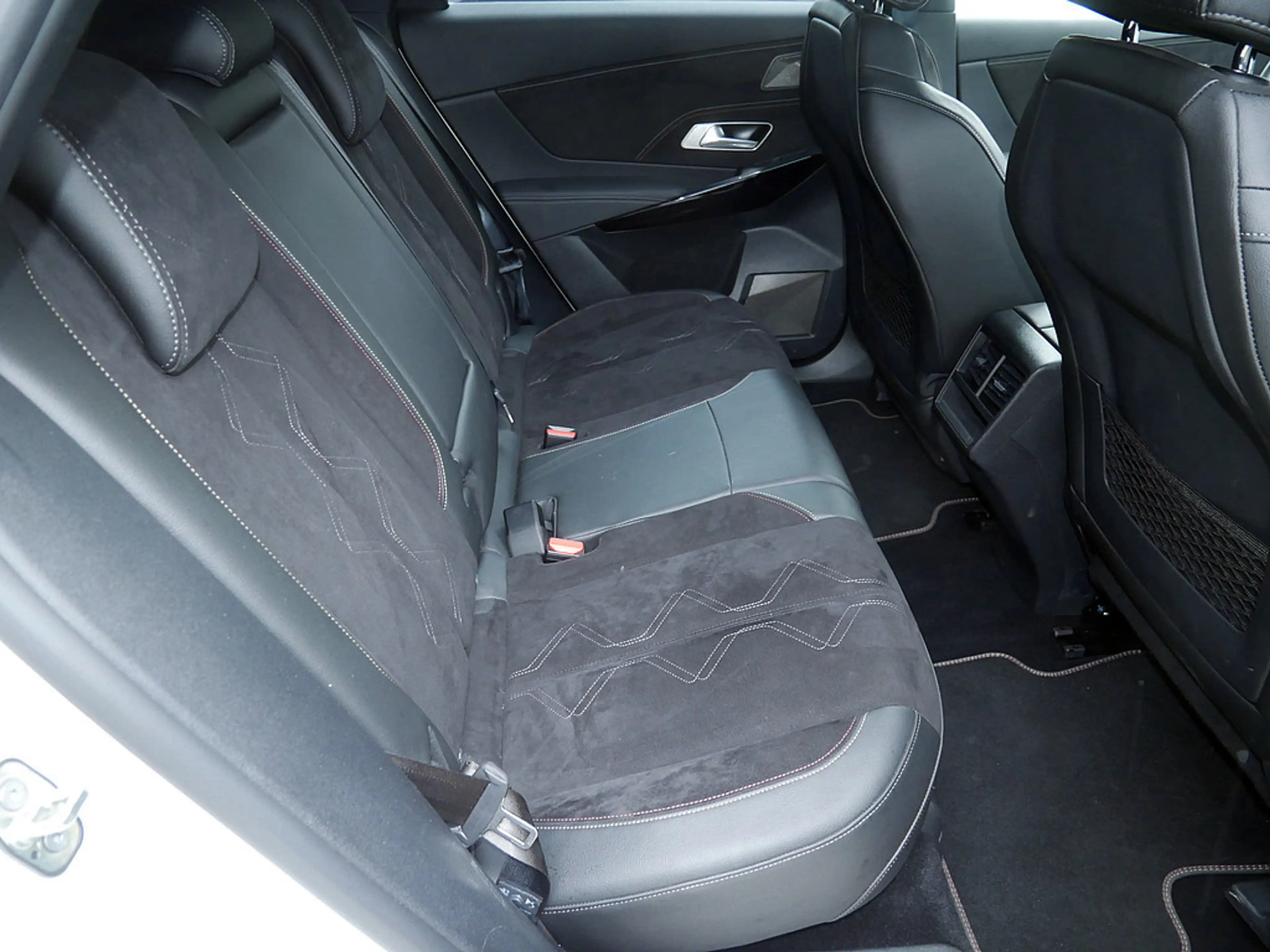 DS Automobiles DS 7 Crossback Performance Line+ BlueHDi 130 — photo 10