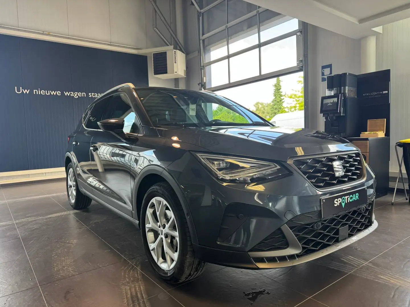 SEAT Arona 1.0 TSI FR Edition Gris - 1
