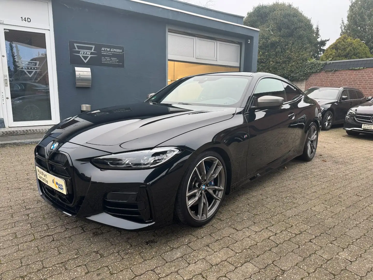 BMW M440 i Coupe xDrive 19" LED / Live / Navi Zwart - 1