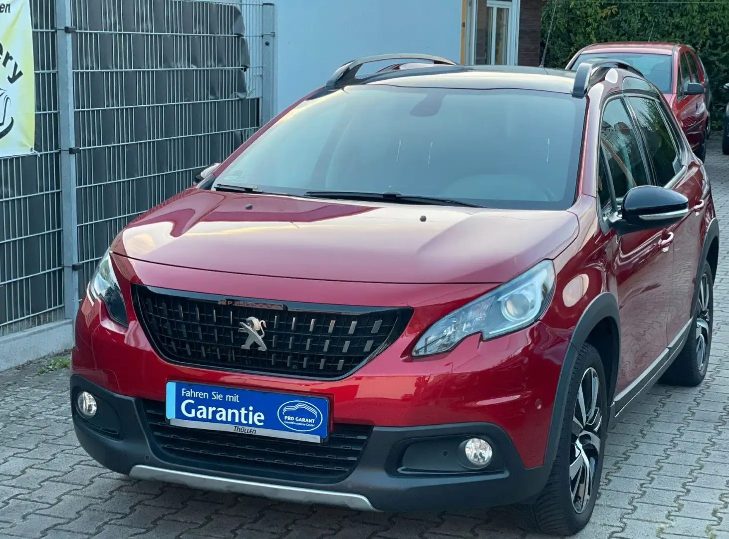Peugeot 2008 Allur /2.Hd/Pano/Kamera/Navi/Garantie Rouge - 1