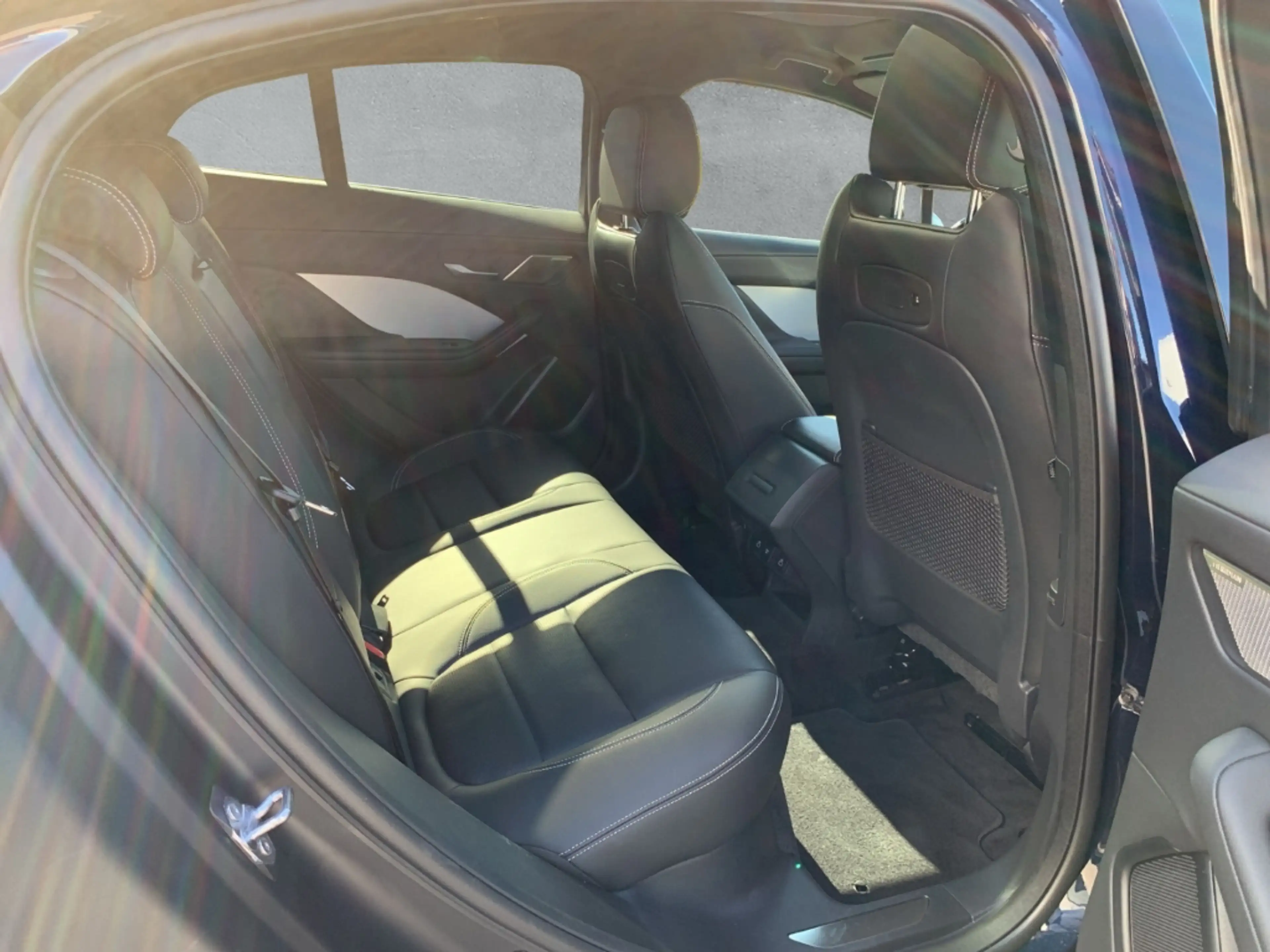 Jaguar I-Pace S EV400 LUFTFEDERUNG+PANO+SHZ+SOUNDSYSTEM — photo 5