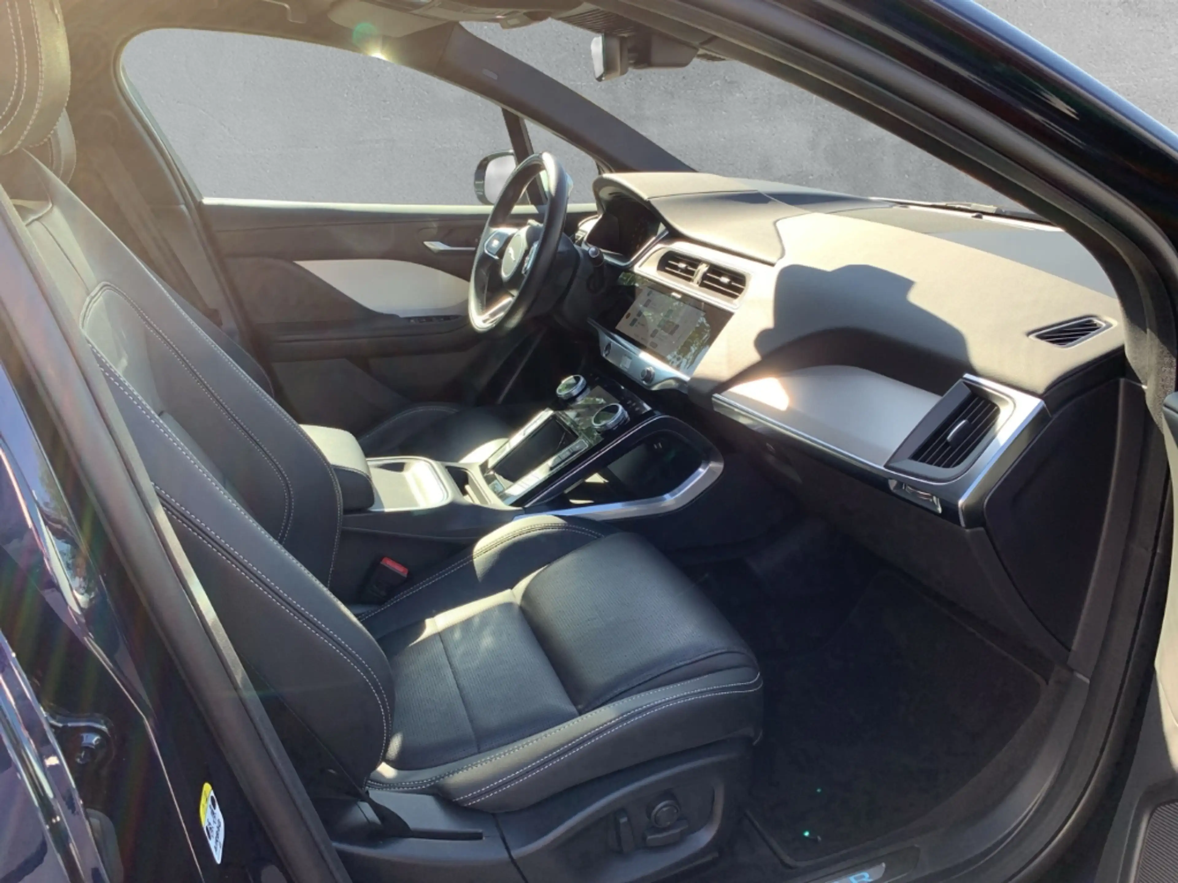 Jaguar I-Pace S EV400 LUFTFEDERUNG+PANO+SHZ+SOUNDSYSTEM — photo 3