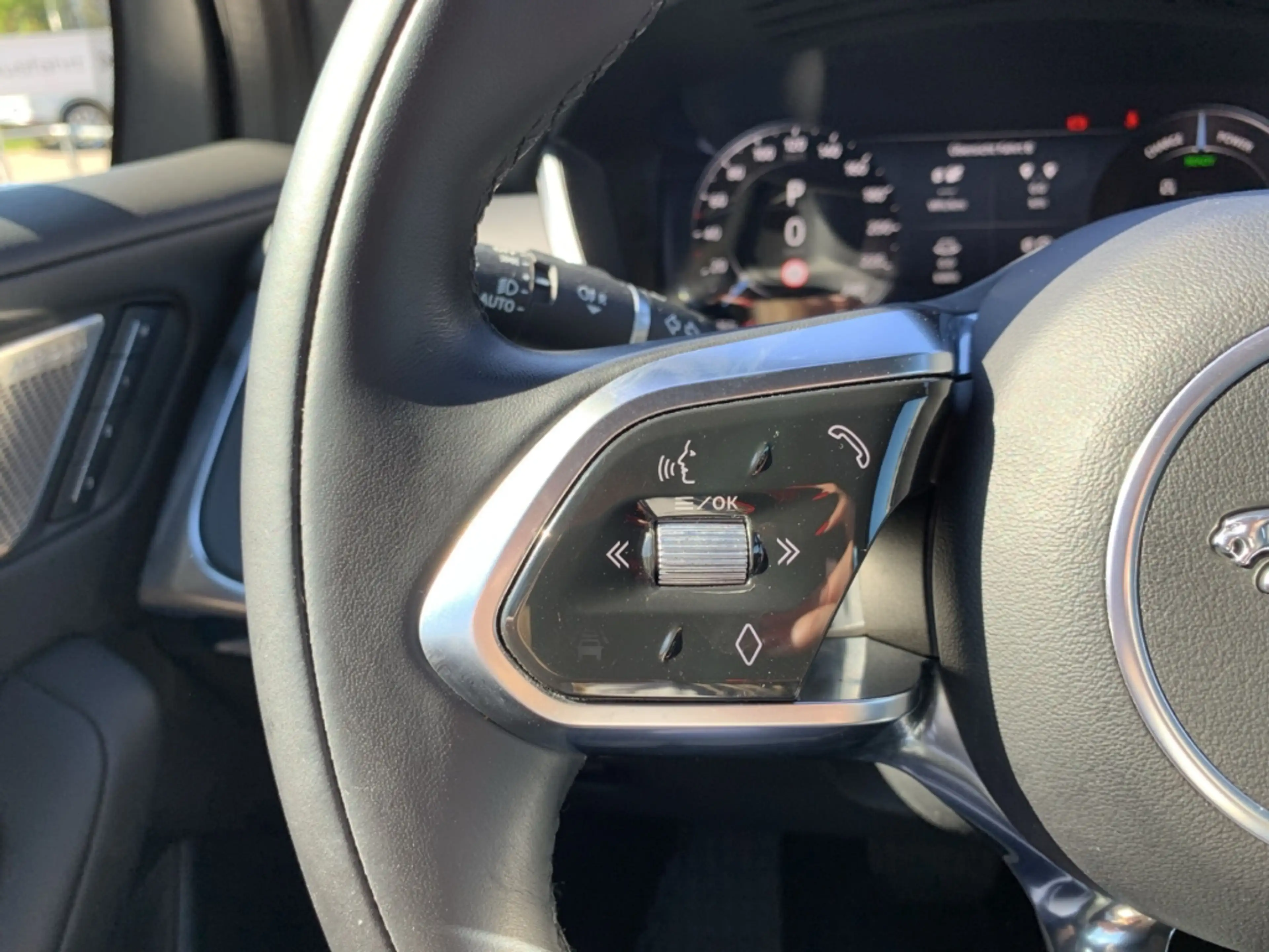Jaguar I-Pace S EV400 LUFTFEDERUNG+PANO+SHZ+SOUNDSYSTEM — photo 15