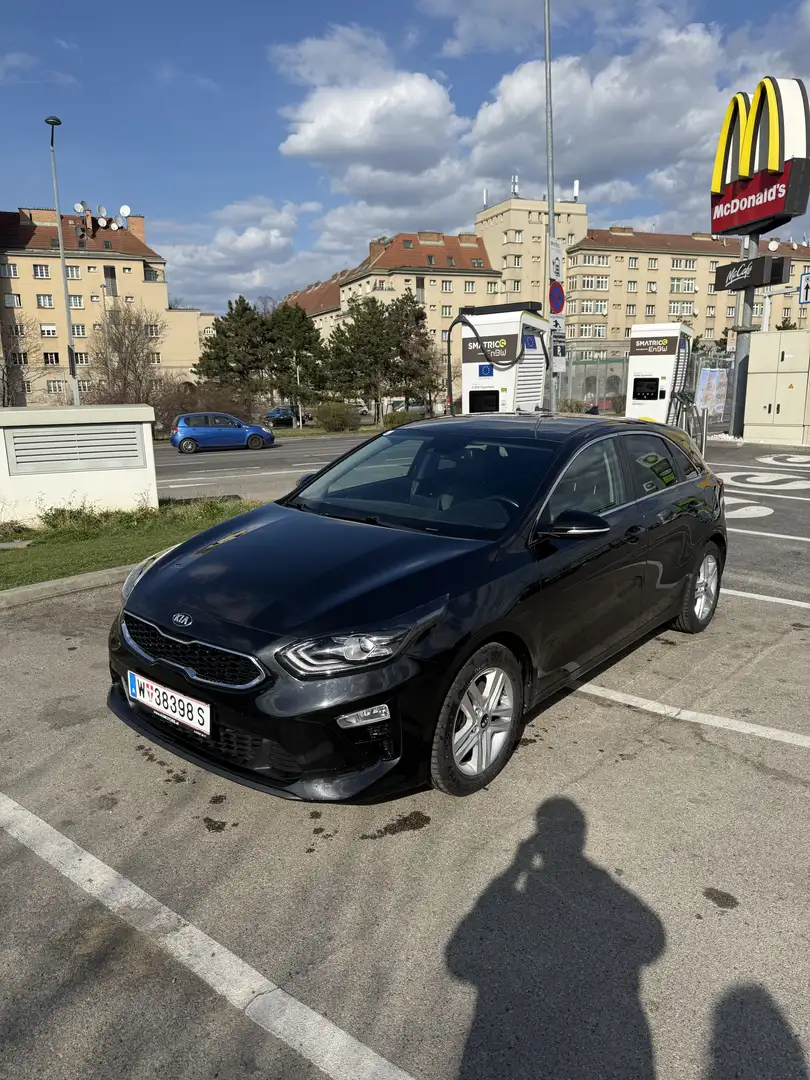 Kia Ceed / cee'd 1,6 CRDi ISG Gold DCT Schwarz*Navi*Kamera*Tempomat Schwarz - 2