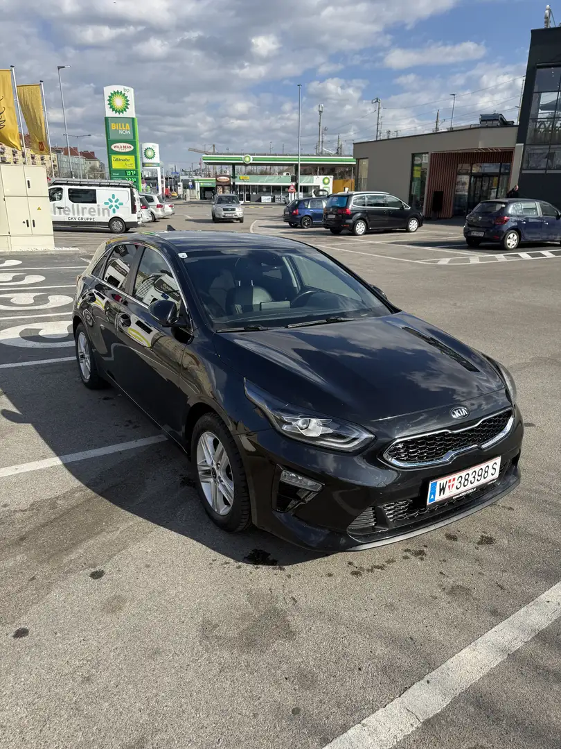 Kia Ceed / cee'd 1,6 CRDi ISG Gold DCT Schwarz*Navi*Kamera*Tempomat Schwarz - 1