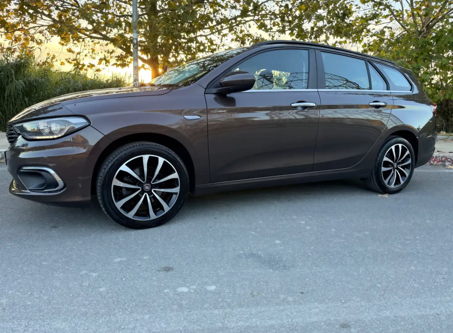 Fiat Tipo Tipo SW II 2016 SW 1.6 mjt Lounge s Bruin - 2