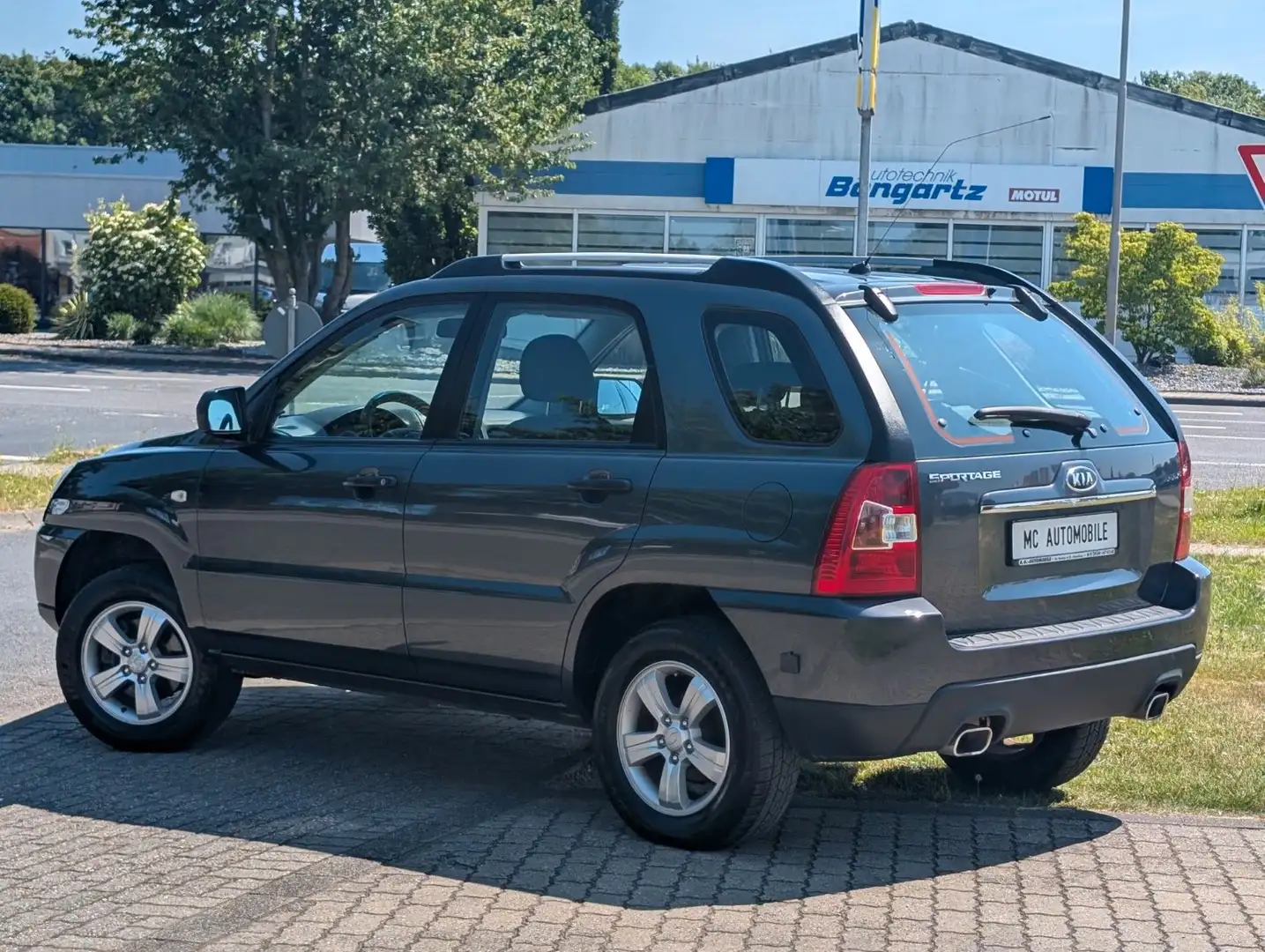 Kia Sportage Attract (2008-*LPG-GASANLAGE*KLIMA !! Gris - 2