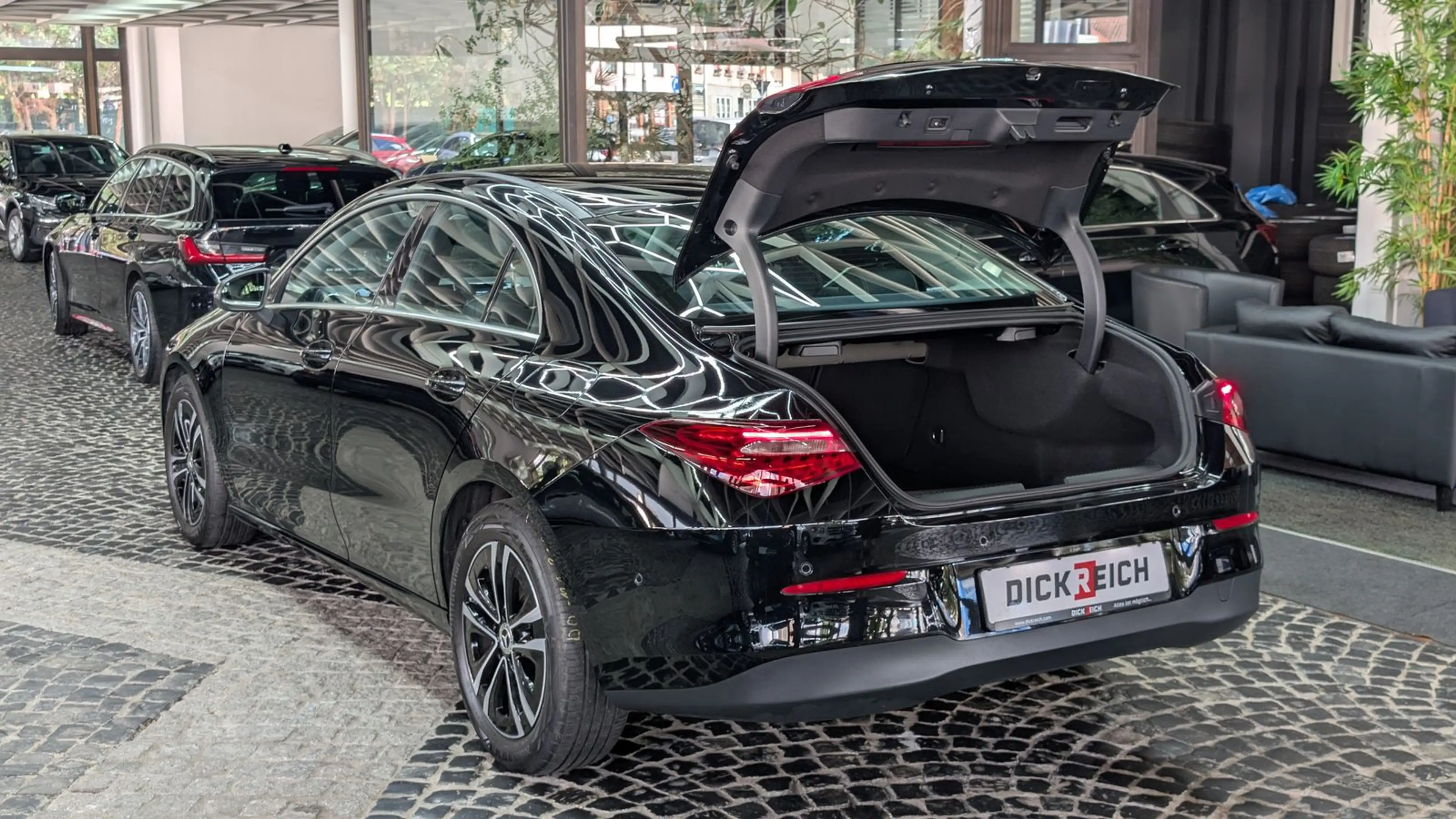 Mercedes-Benz CLA 200 d Coupé AHK LEDER LED SHZ KAM BUSINESS — photo 13