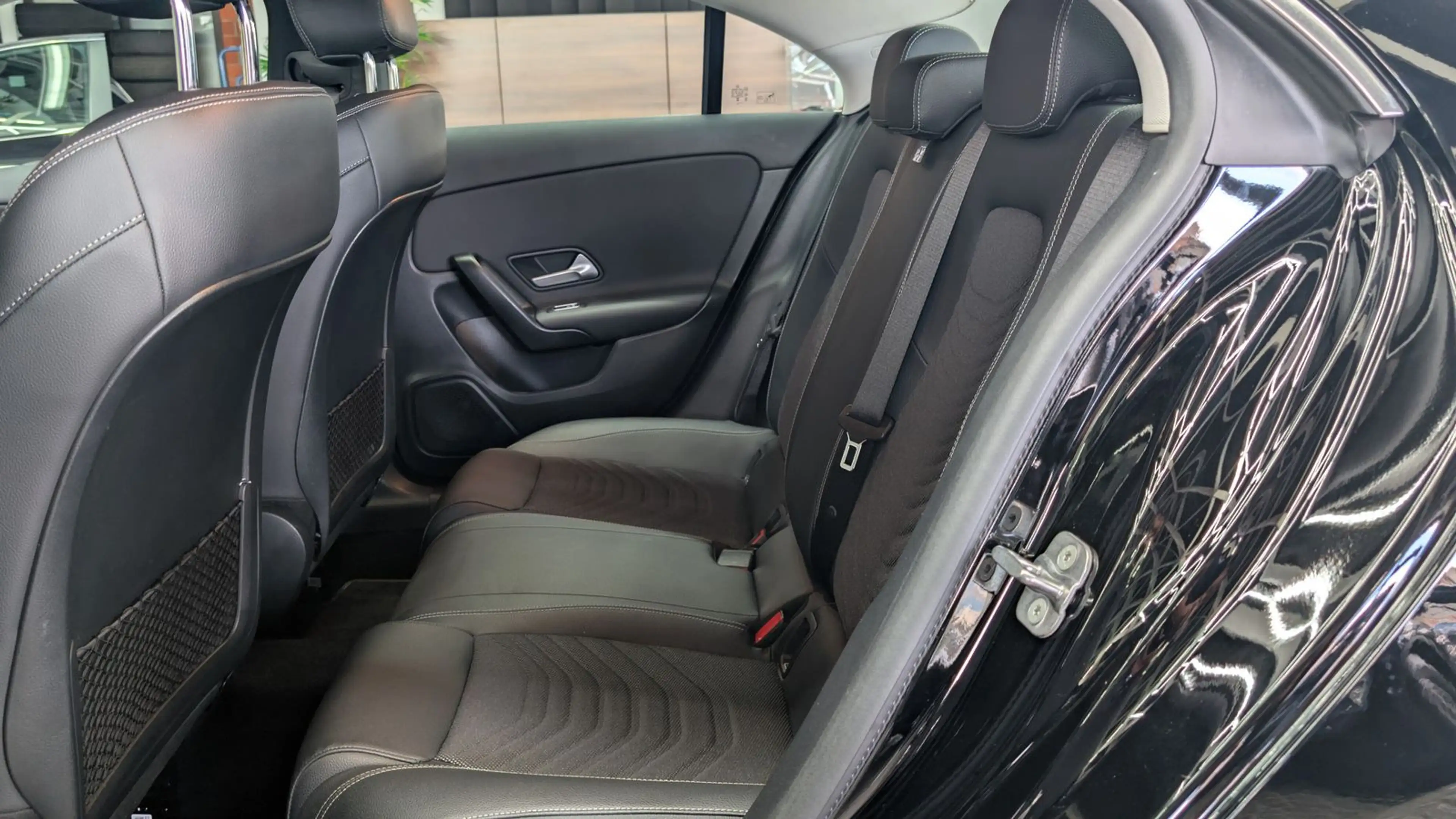 Mercedes-Benz CLA 200 d Coupé AHK LEDER LED SHZ KAM BUSINESS — photo 12