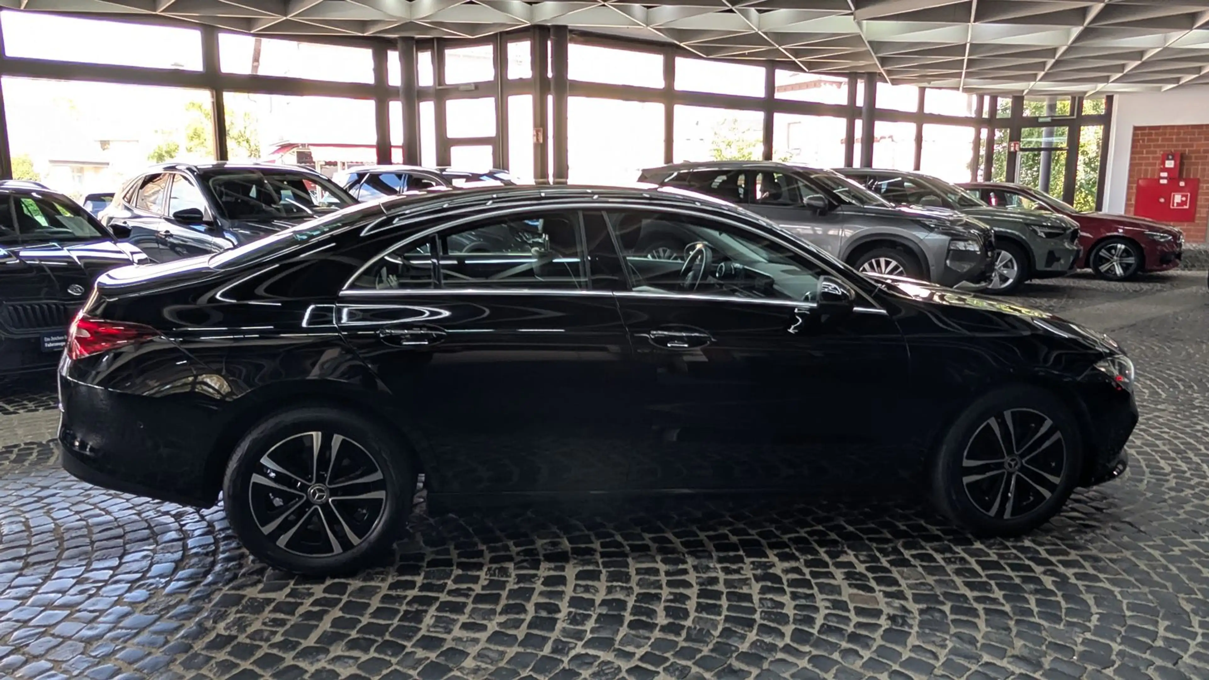 Mercedes-Benz CLA 200 d Coupé AHK LEDER LED SHZ KAM BUSINESS — photo 8