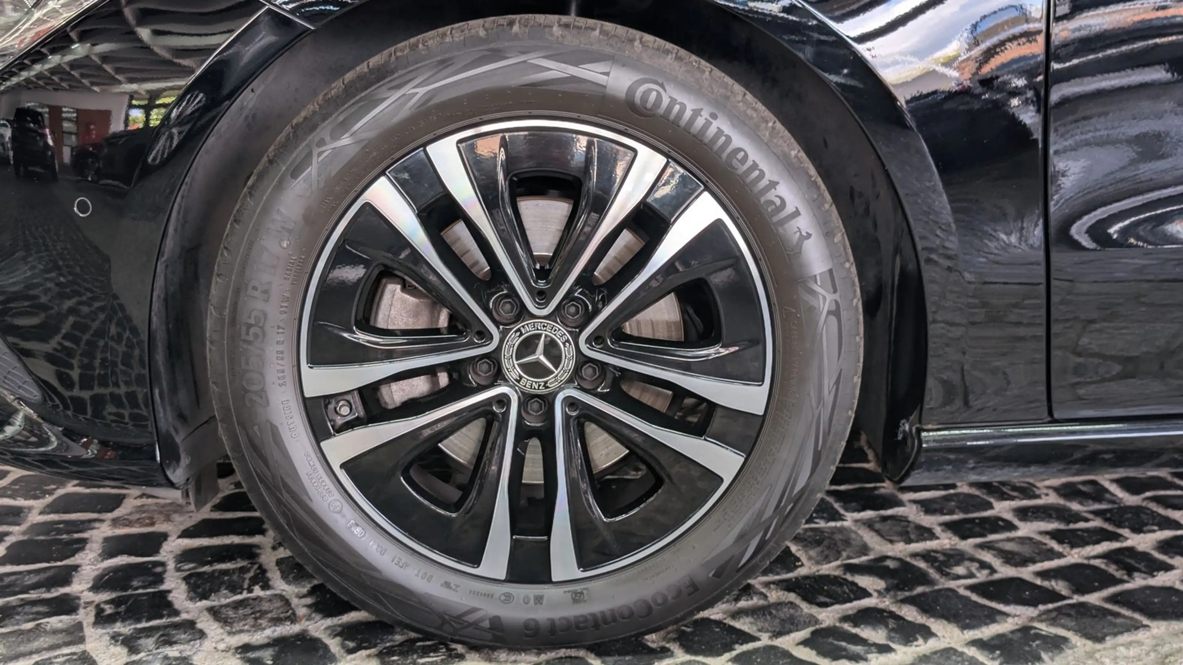 Mercedes-Benz CLA 200 d Coupé AHK LEDER LED SHZ KAM BUSINESS — photo 9