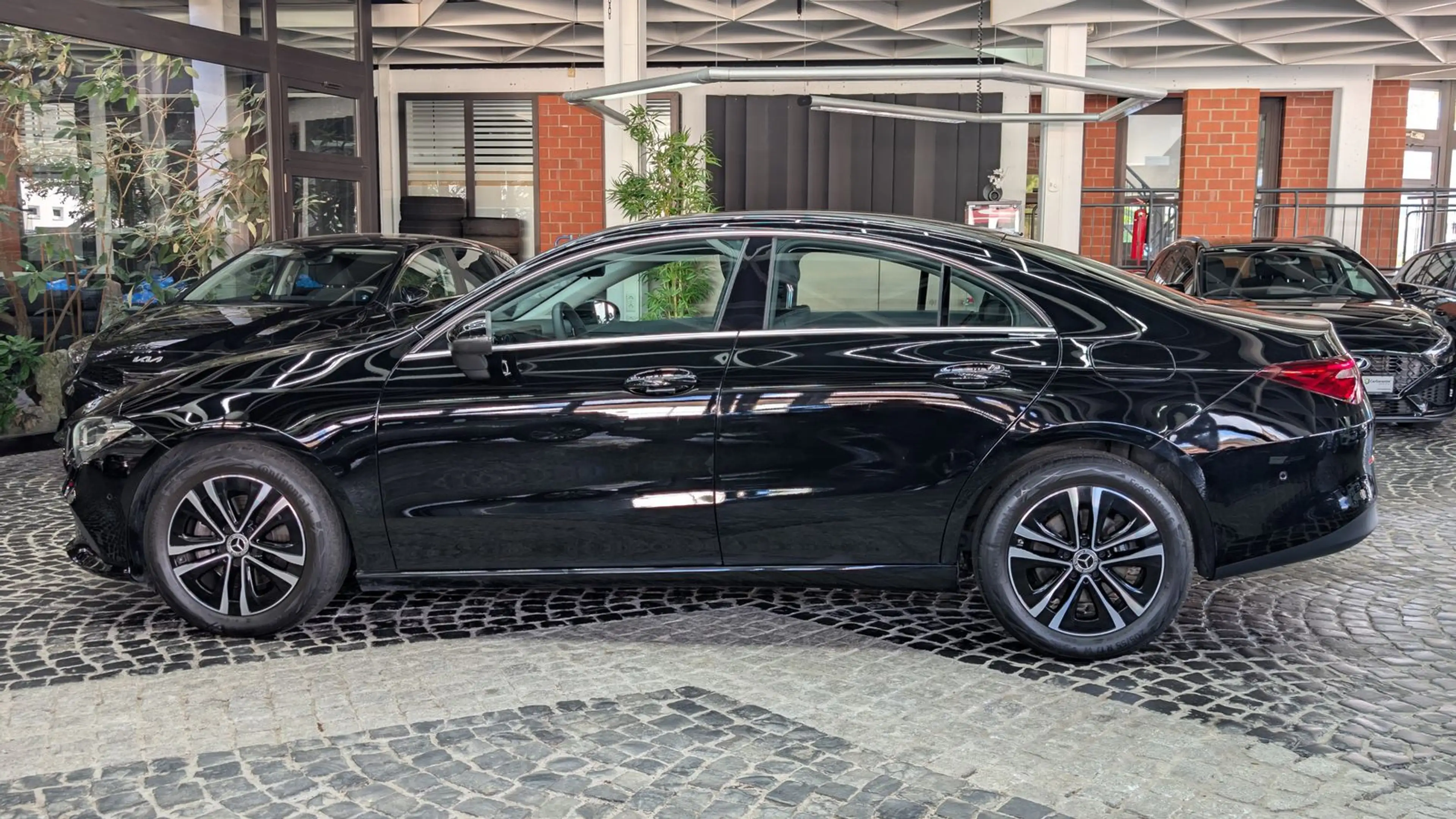 Mercedes-Benz CLA 200 d Coupé AHK LEDER LED SHZ KAM BUSINESS — photo 4