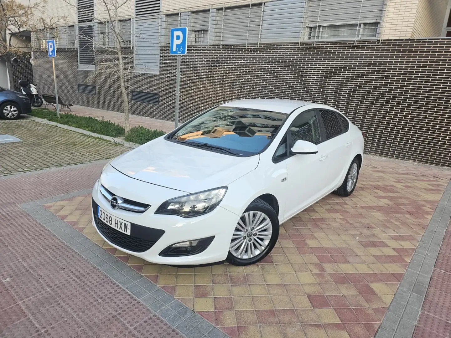 Opel Astra Sedán 1.7CDTi S/S Excellence Blanco - 1