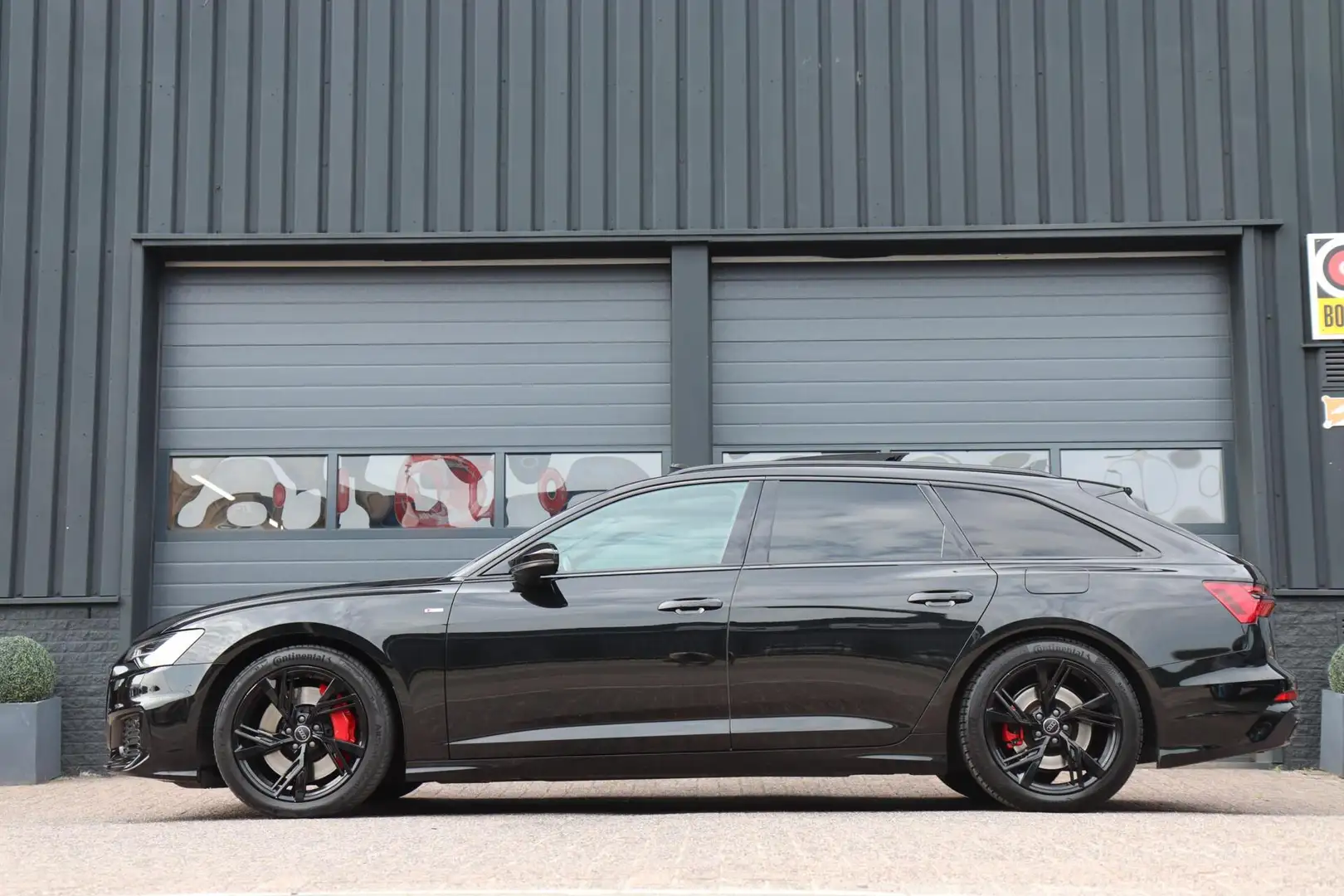 Audi A6 Avant 55 TFSIe Quattro Competition 3x S-Line /LED- Zwart - 2