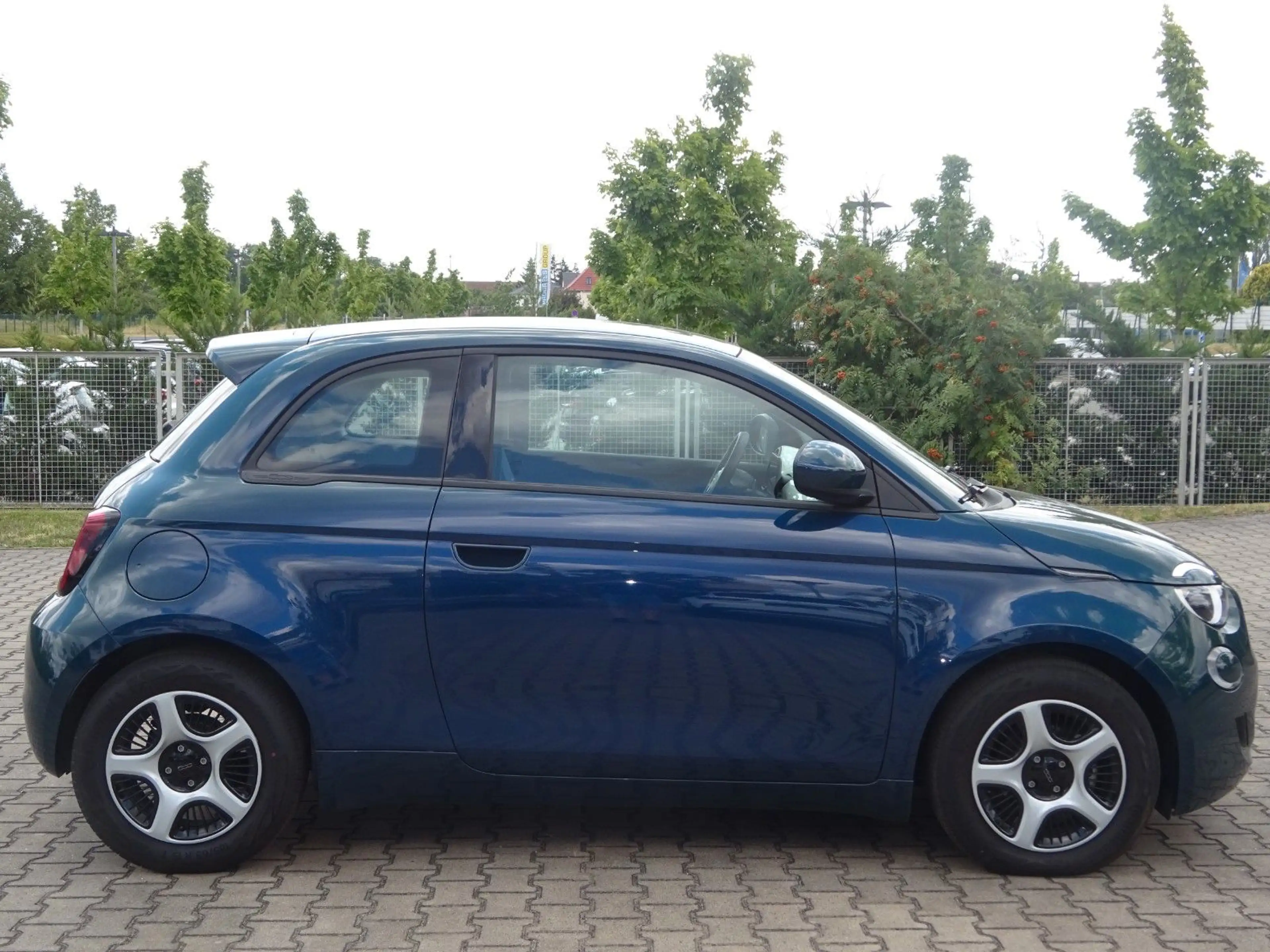 Fiat 500e 500 e Action — photo 7