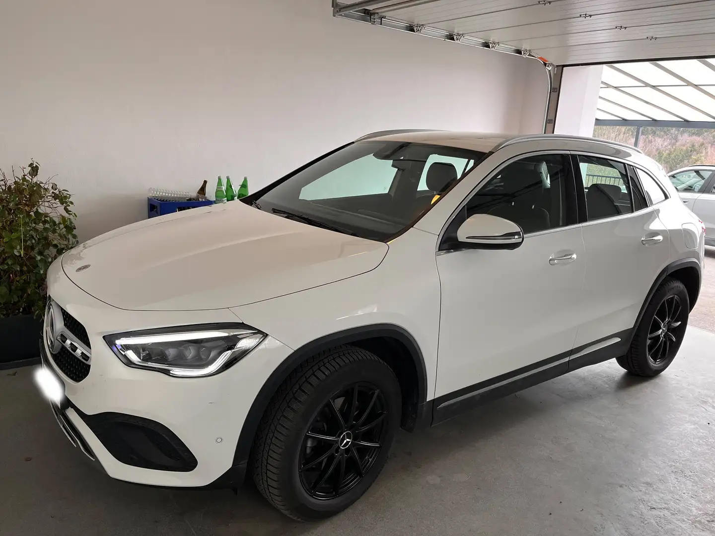 Mercedes-Benz GLA 200 GLA 200 d 4MATIC Aut. Weiß - 1