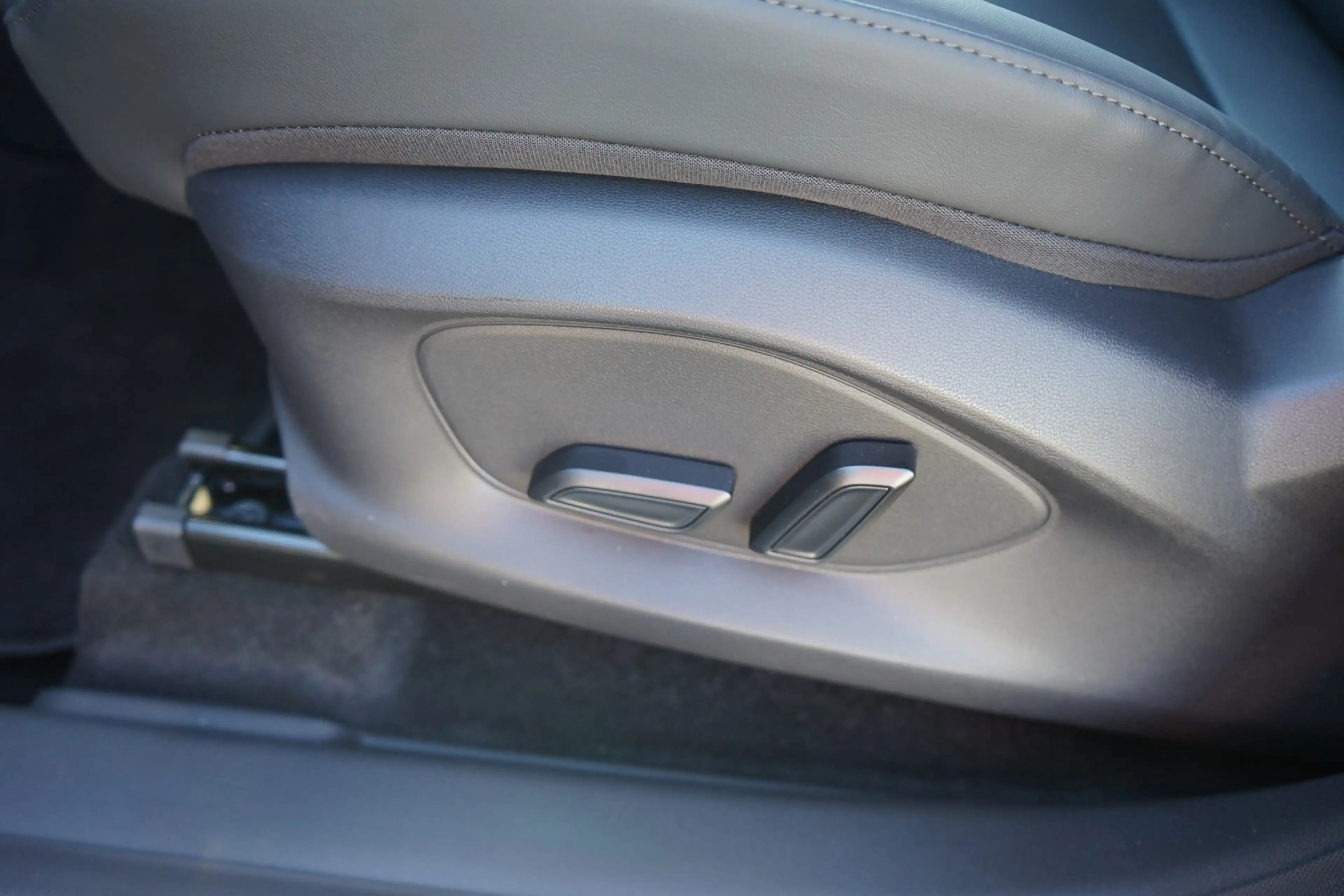 MG ZS 1.5 Hybrid Luxury Aut. LED ACC Navi 360° — photo 13
