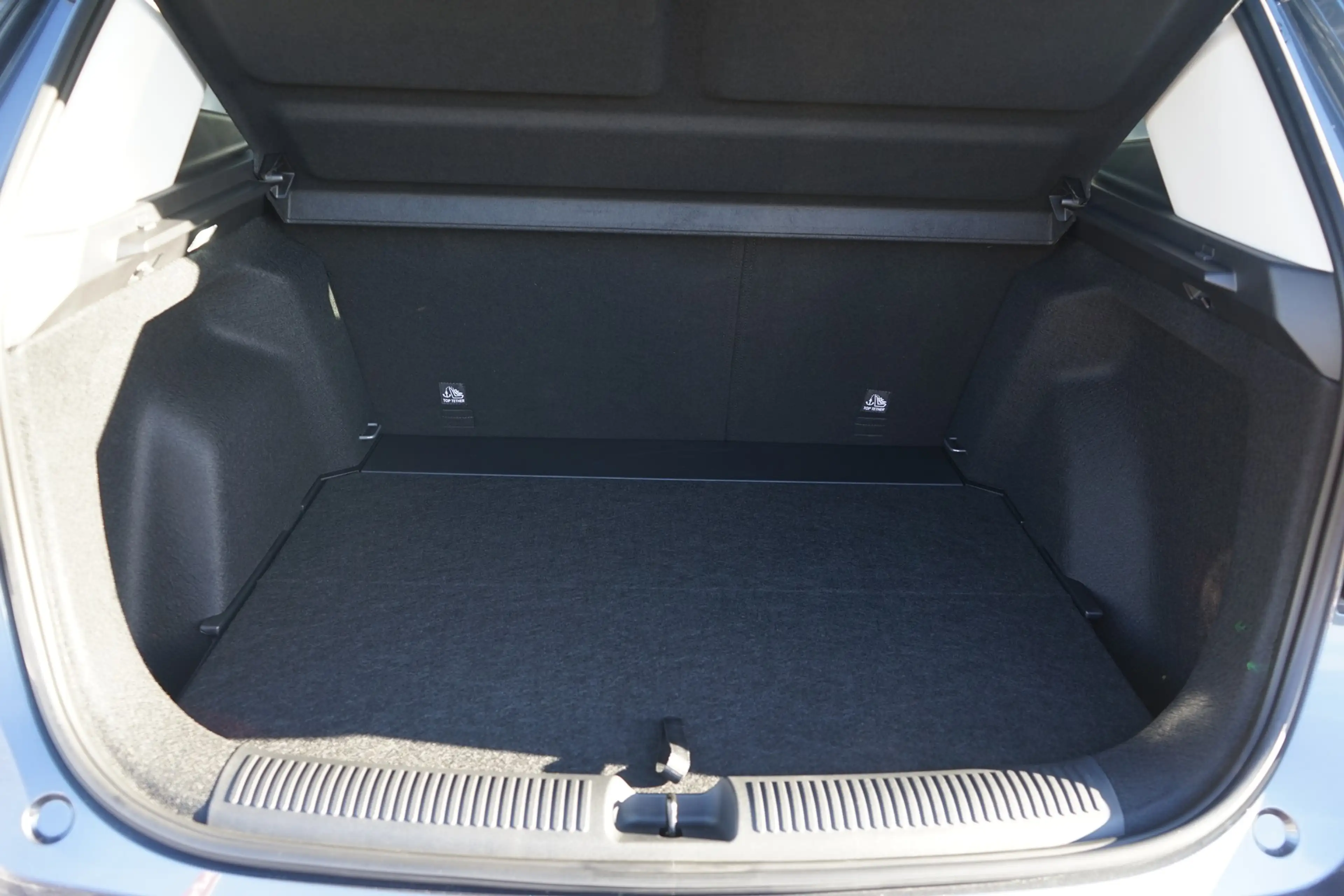 MG ZS 1.5 Hybrid Luxury Aut. LED ACC Navi 360° — photo 8
