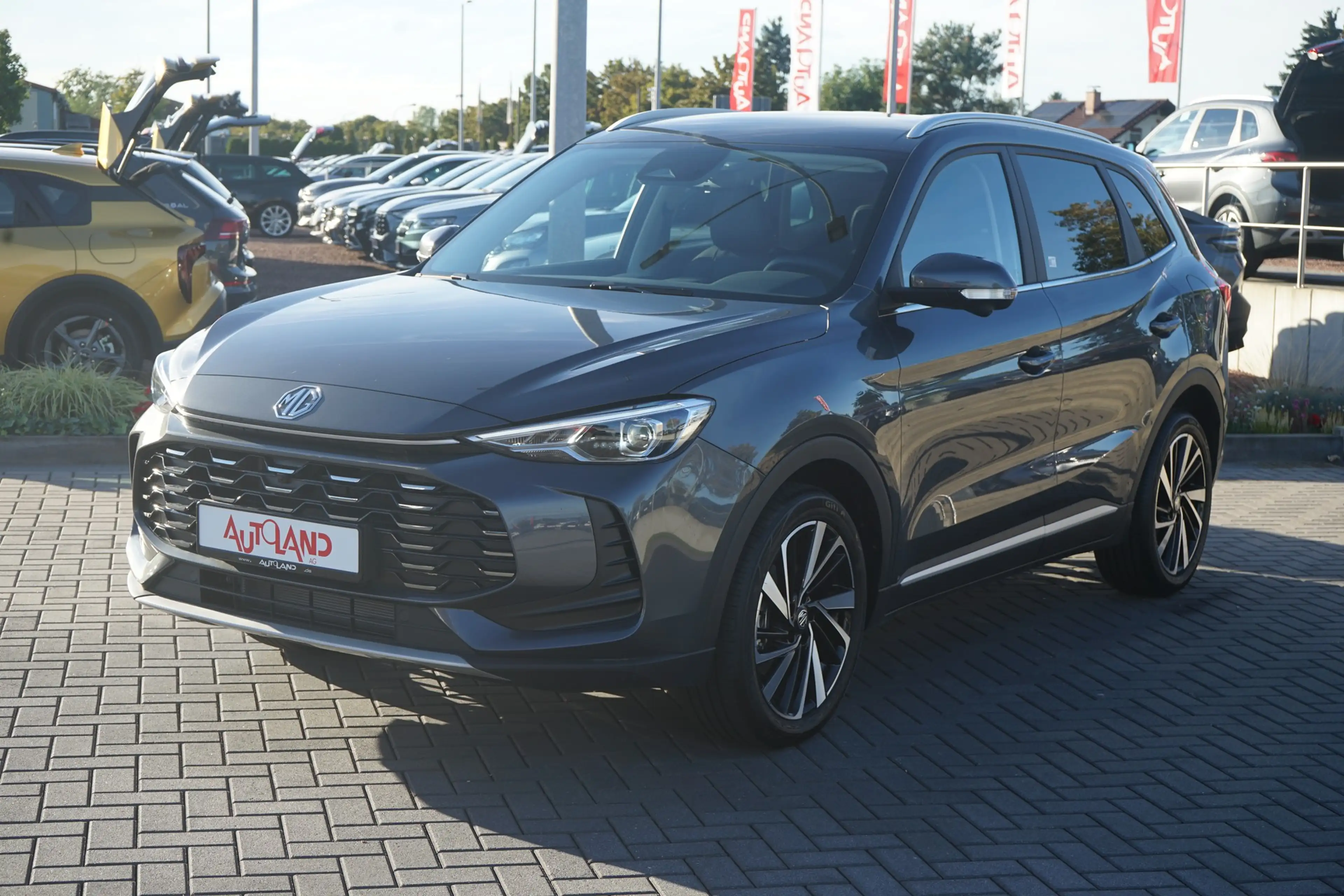 MG ZS 1.5 Hybrid Luxury Aut. LED ACC Navi 360° — photo 2
