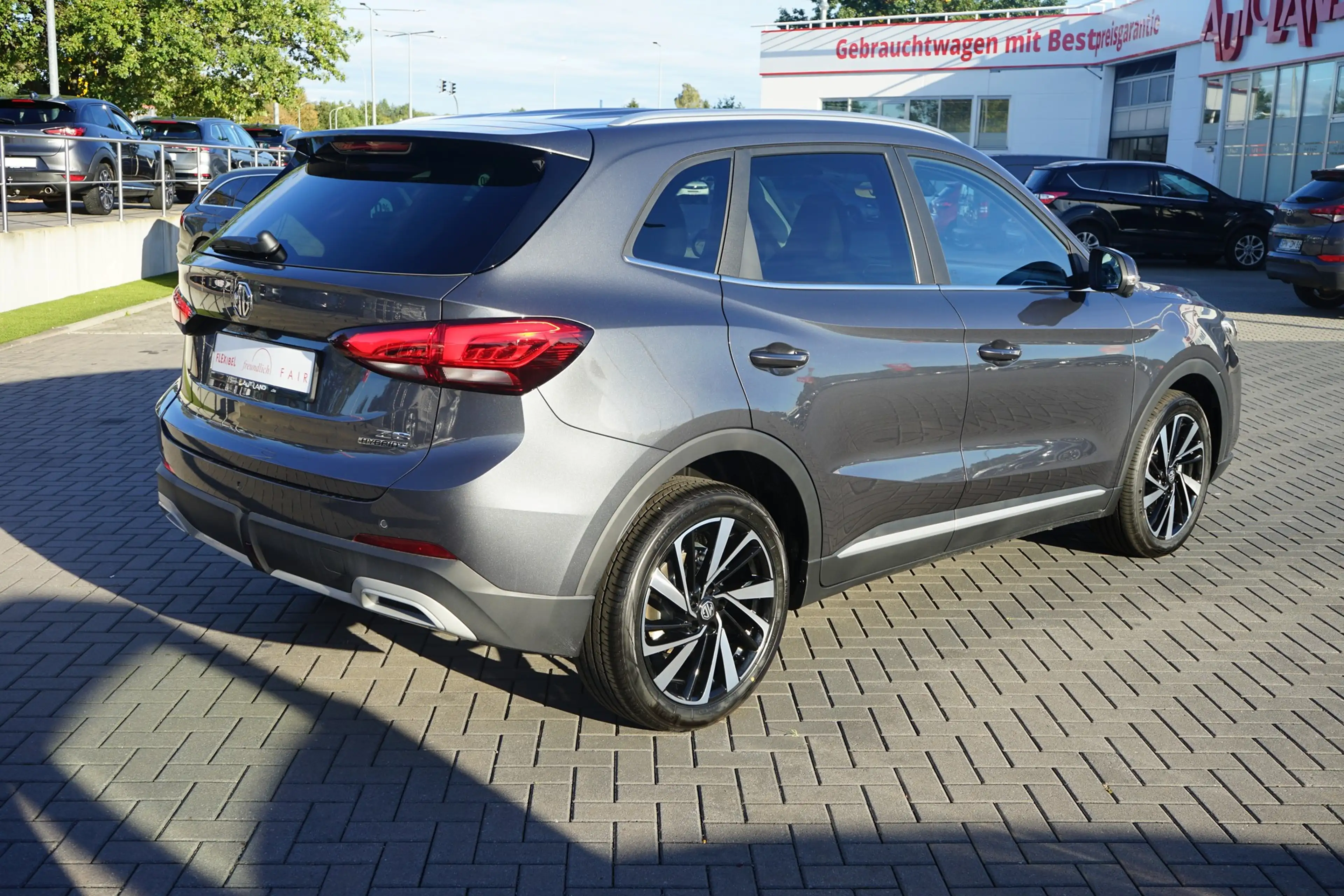 MG ZS 1.5 Hybrid Luxury Aut. LED ACC Navi 360° — photo 6