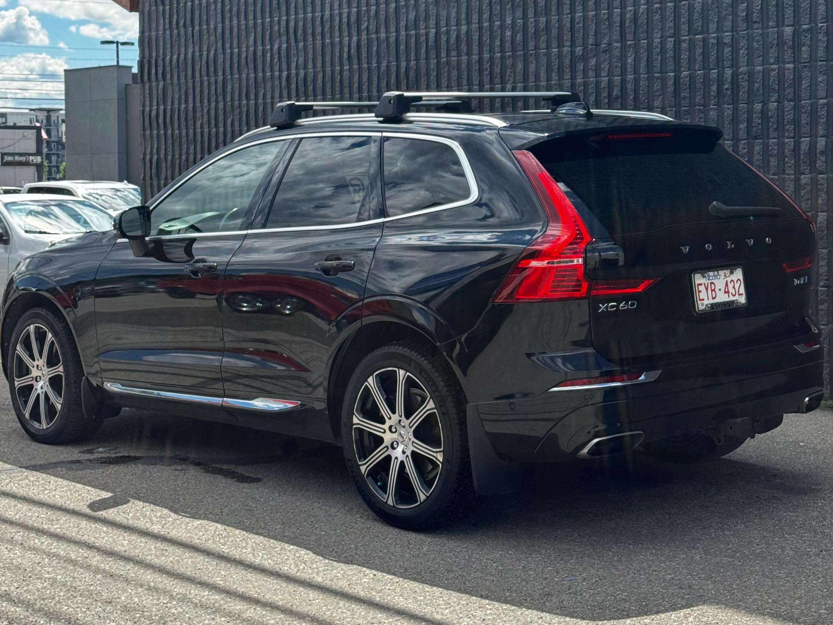 2018 Volvo XC60 Inscription alt 2