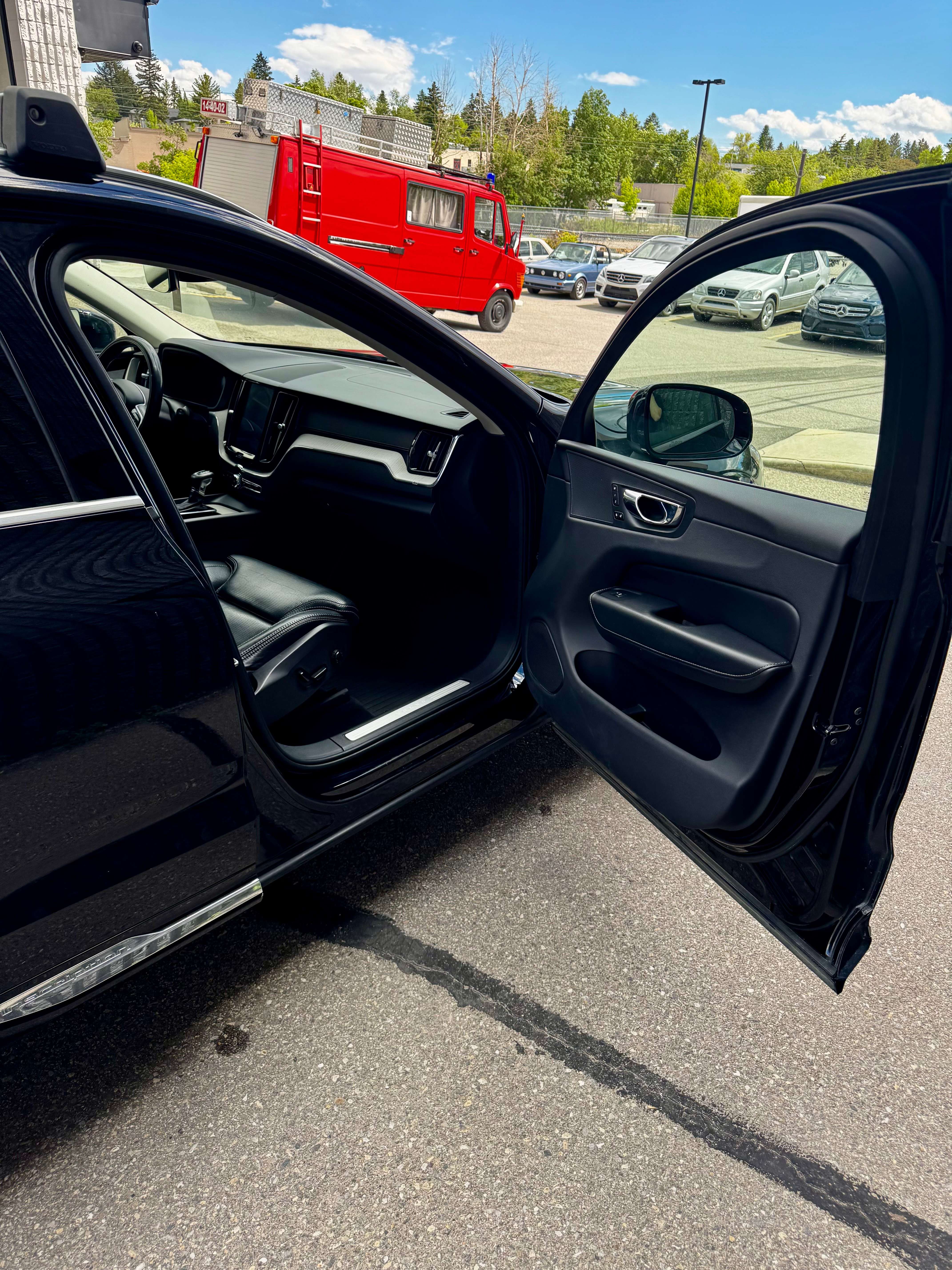 2018 Volvo XC60 Inscription alt 5