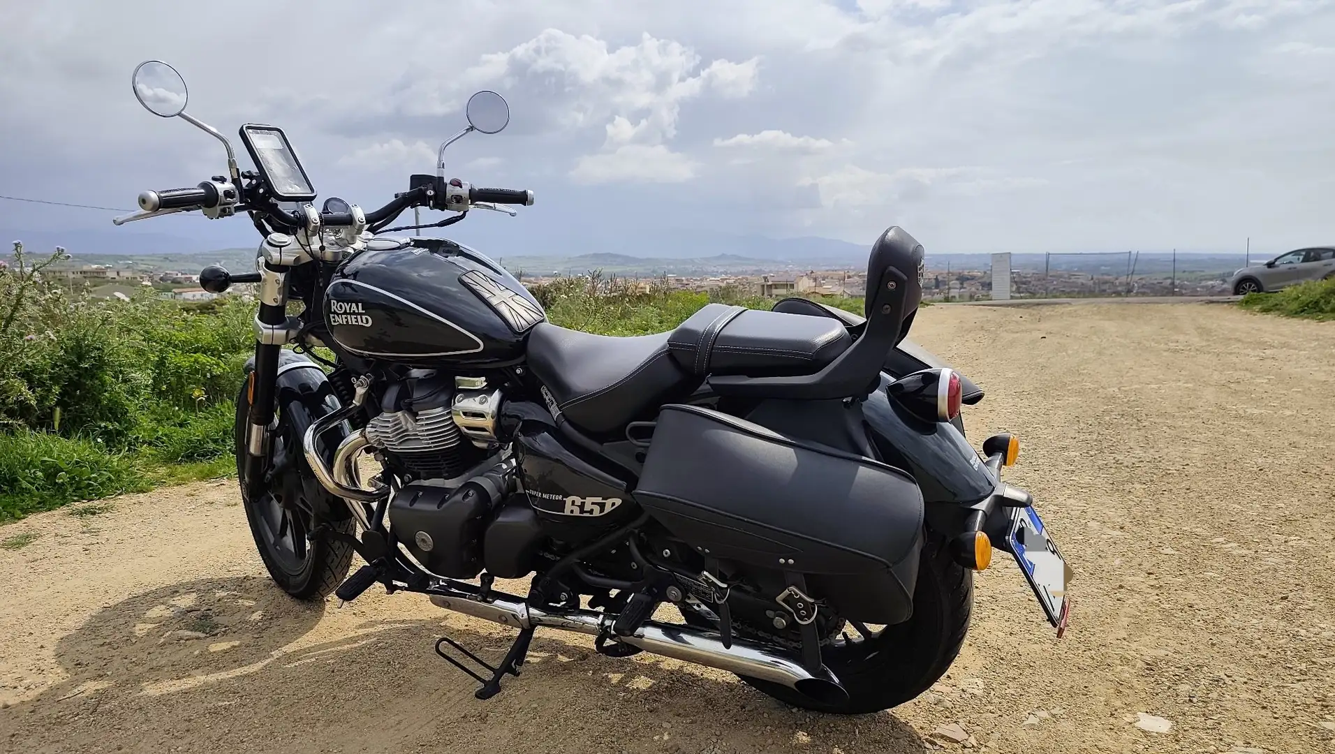 Royal Enfield Super Meteor 650 - 2