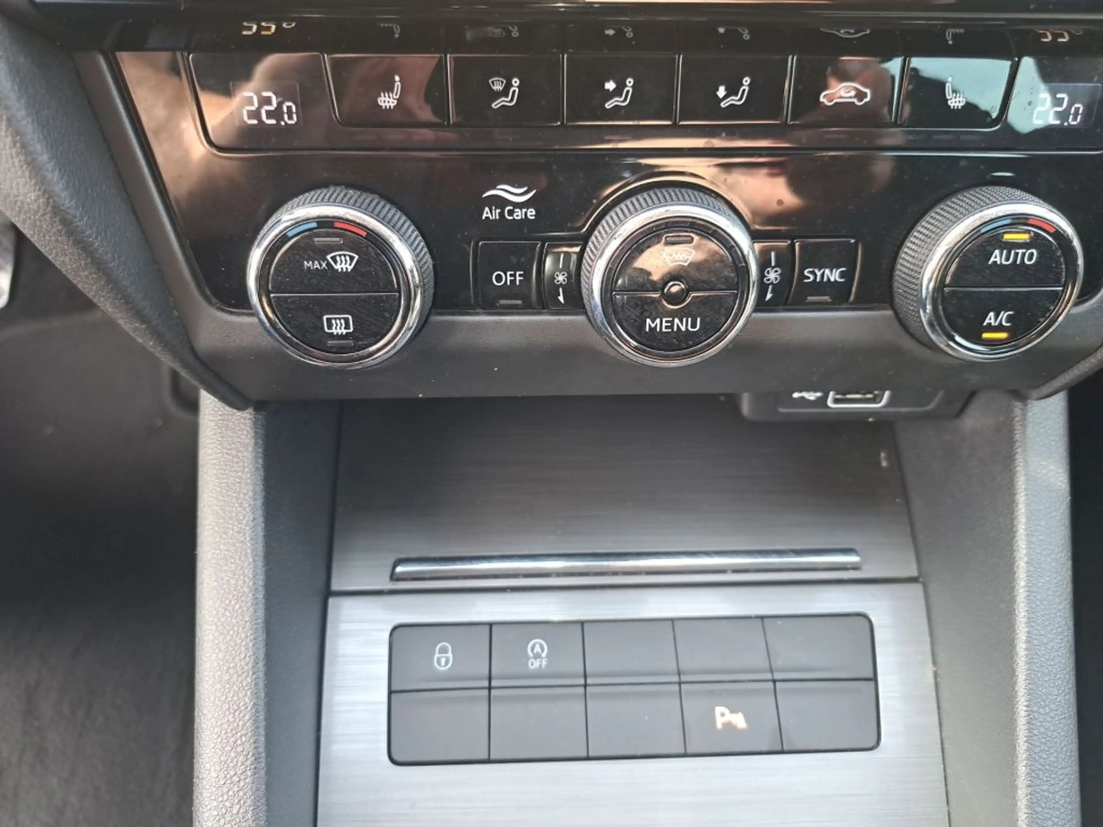 Skoda Octavia Combi 1.5 TSI ACT Soleil — photo 15