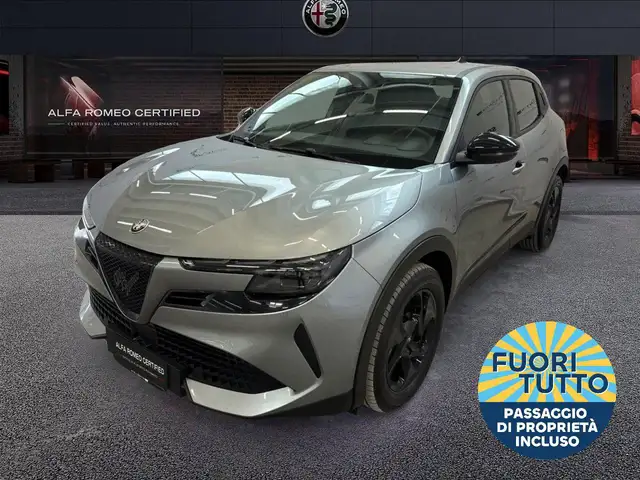 Alfa Romeo Junior 1.2 136CV Hybrid eDCT6 ibrida