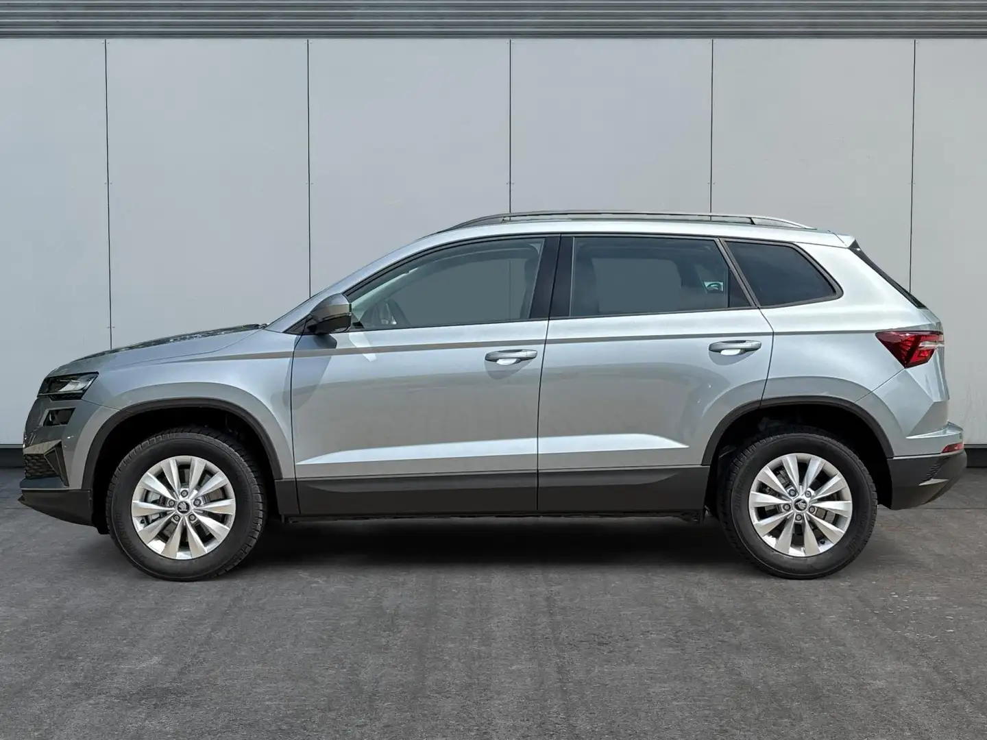 Skoda Karoq Selection AHK+el.HECKKLAPPE+KAMERA+PDC+ACC 1.5 ... Silber - 2