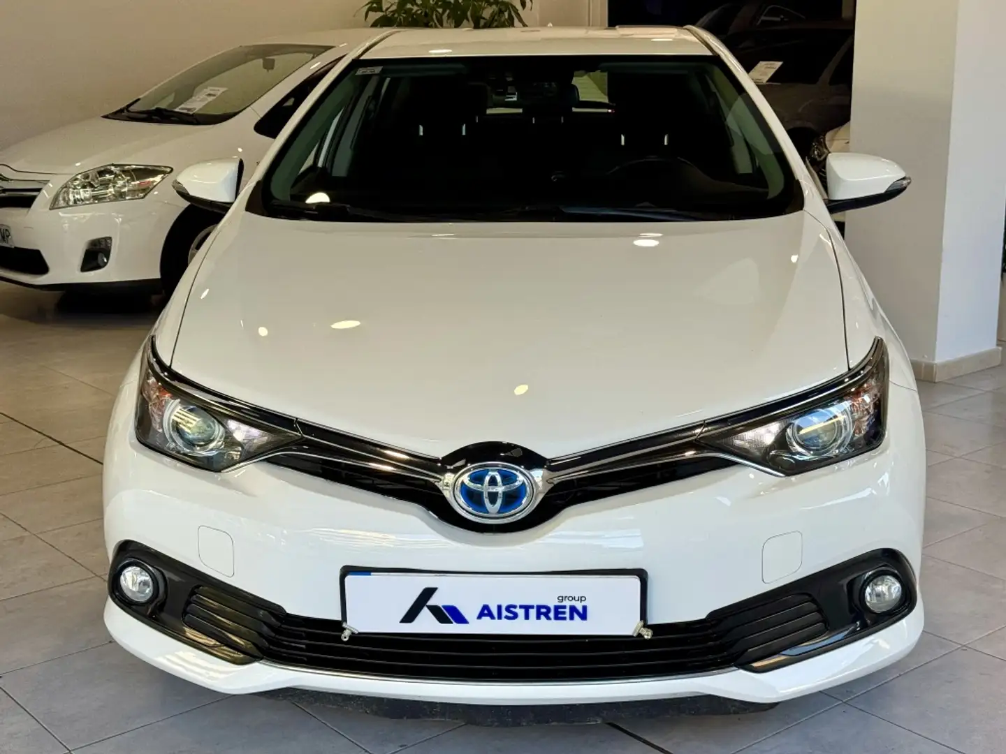 Toyota Auris hybrid 140H Active Business Plus Weiß - 2
