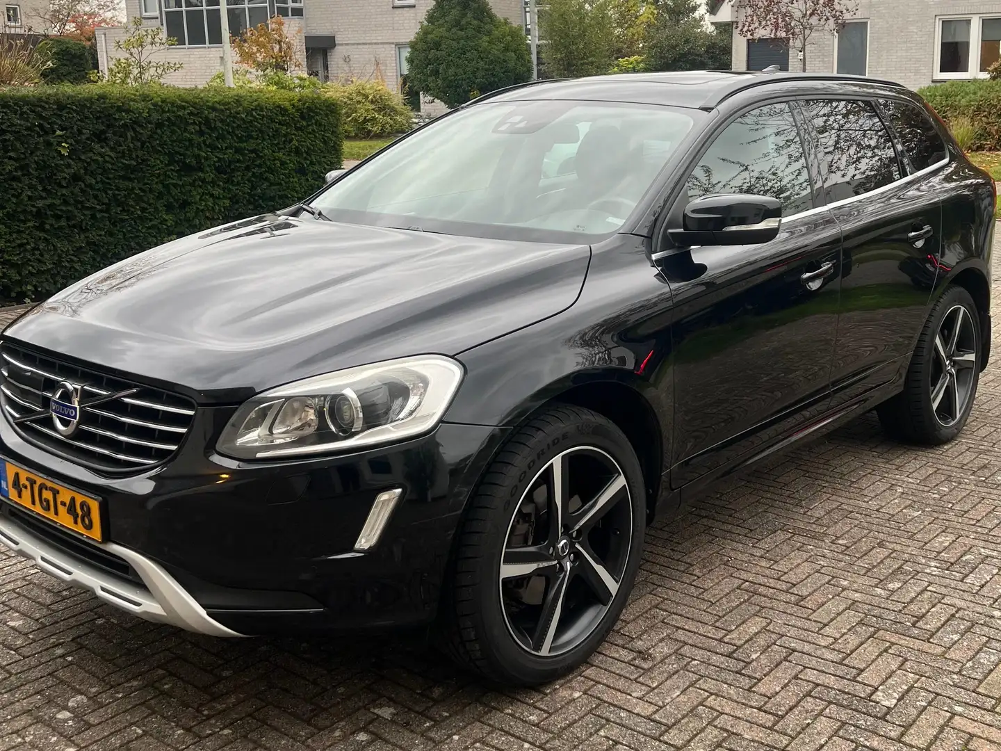 Volvo XC60 XC60 2.4 D5 Momentum Black - 2