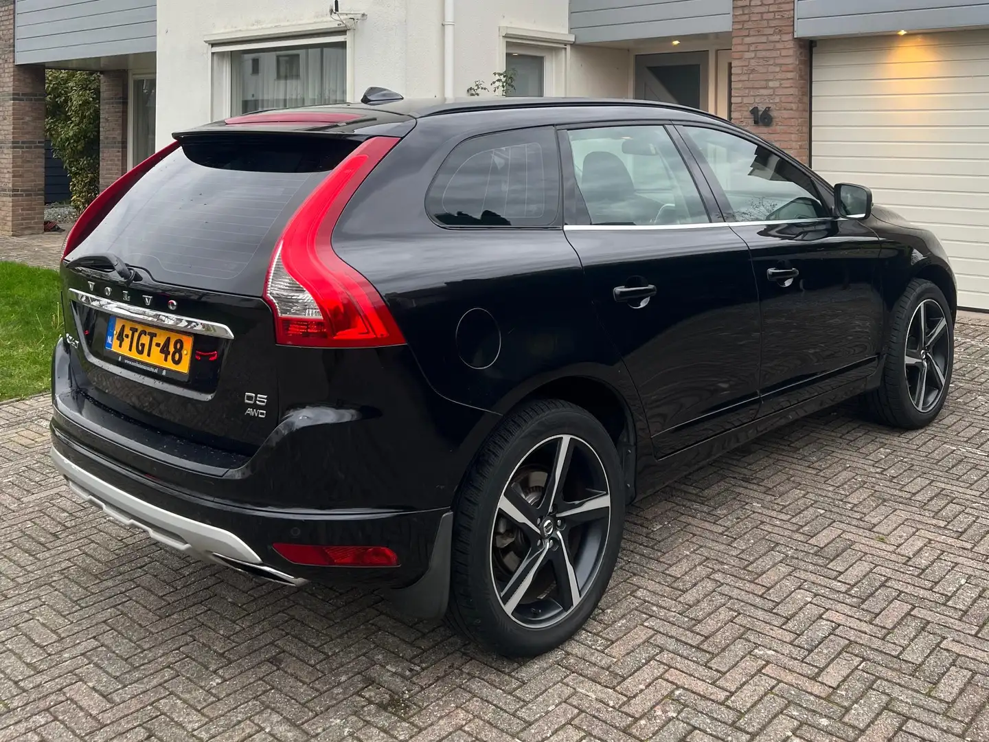 Volvo XC60 XC60 2.4 D5 Momentum Black - 1