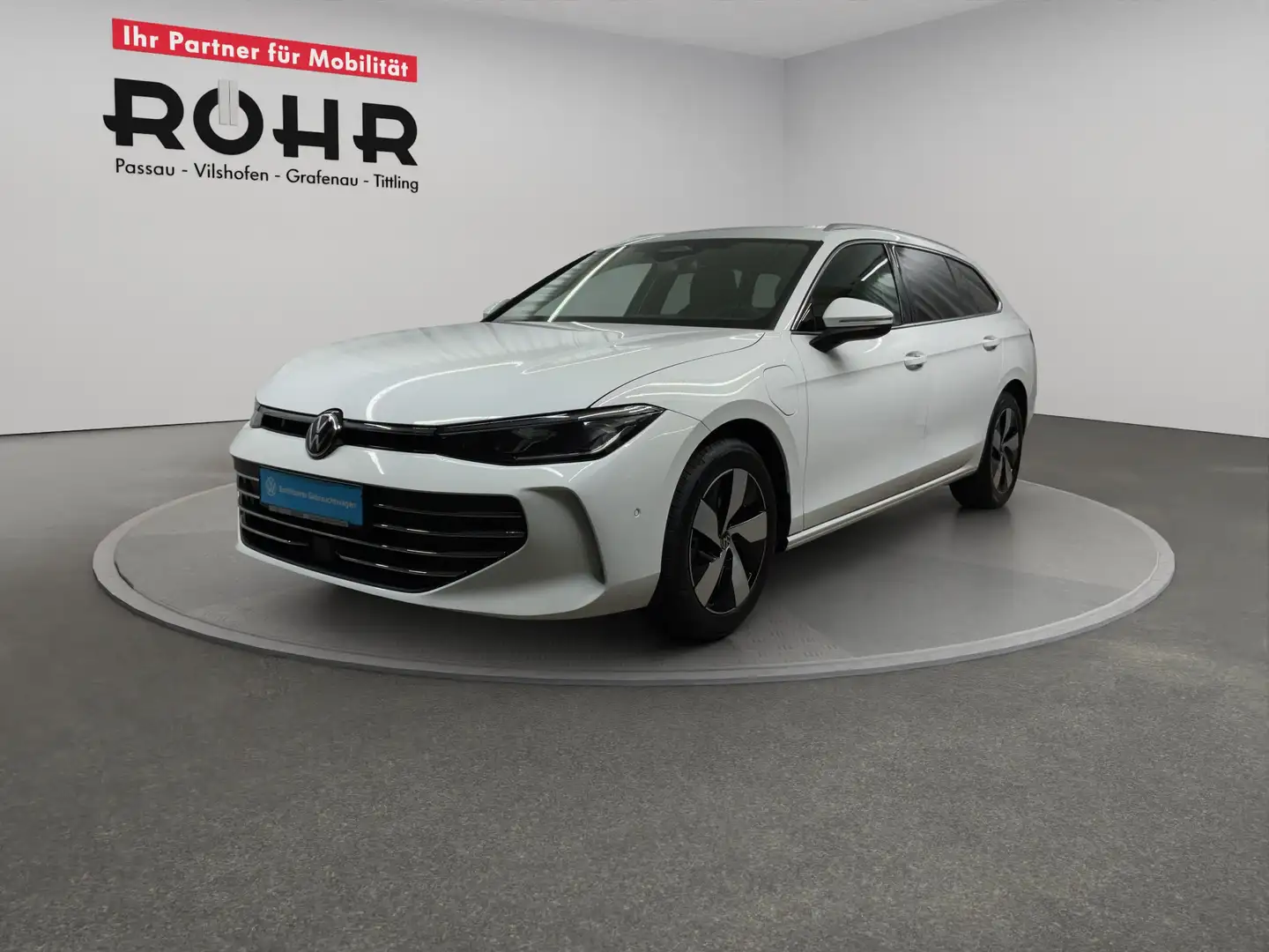 Volkswagen Passat Business (IQLight.AHK.TrailerAssist.Navi) 1.5 eHyb Weiß - 2